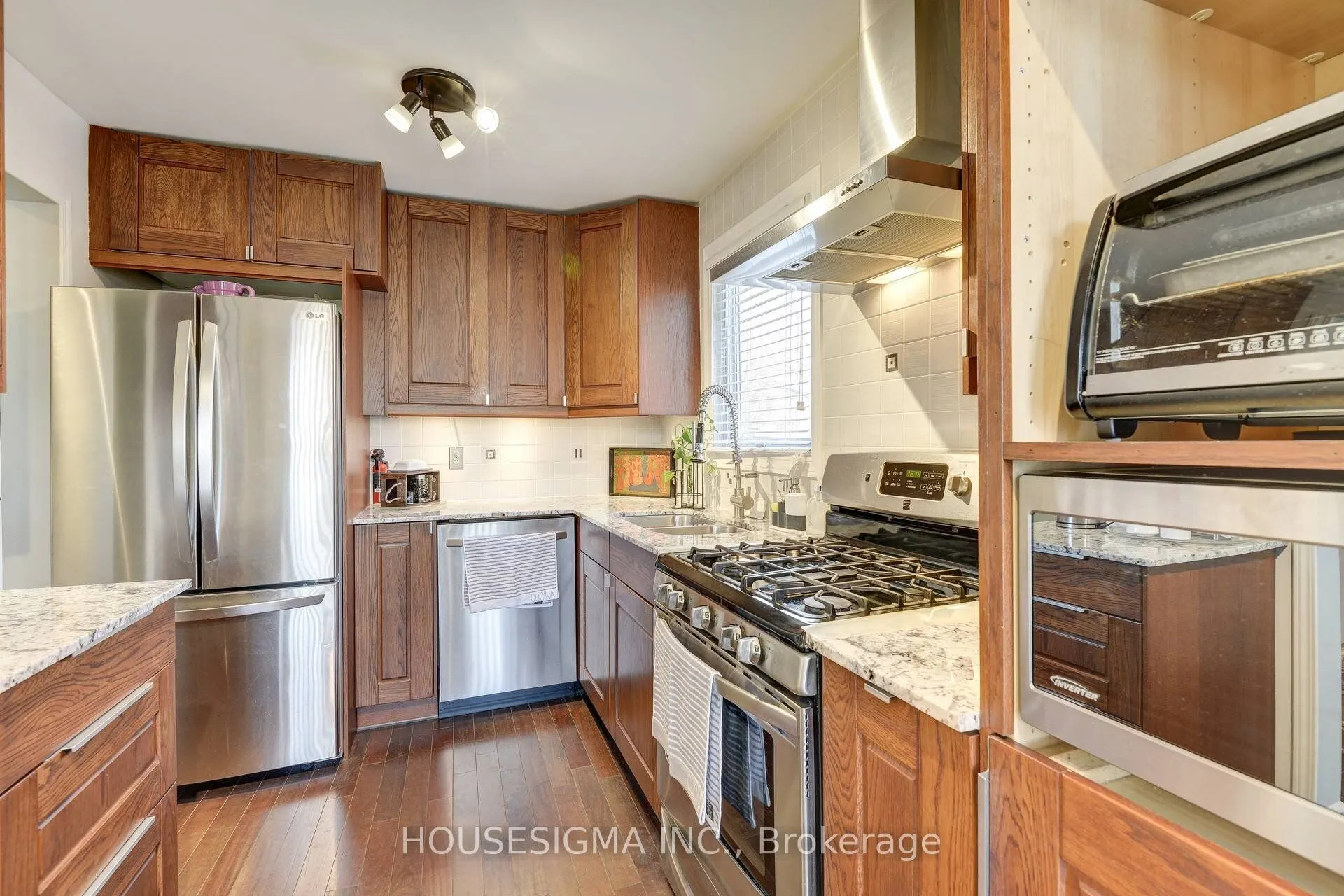 7059 Cordingley Crescent
