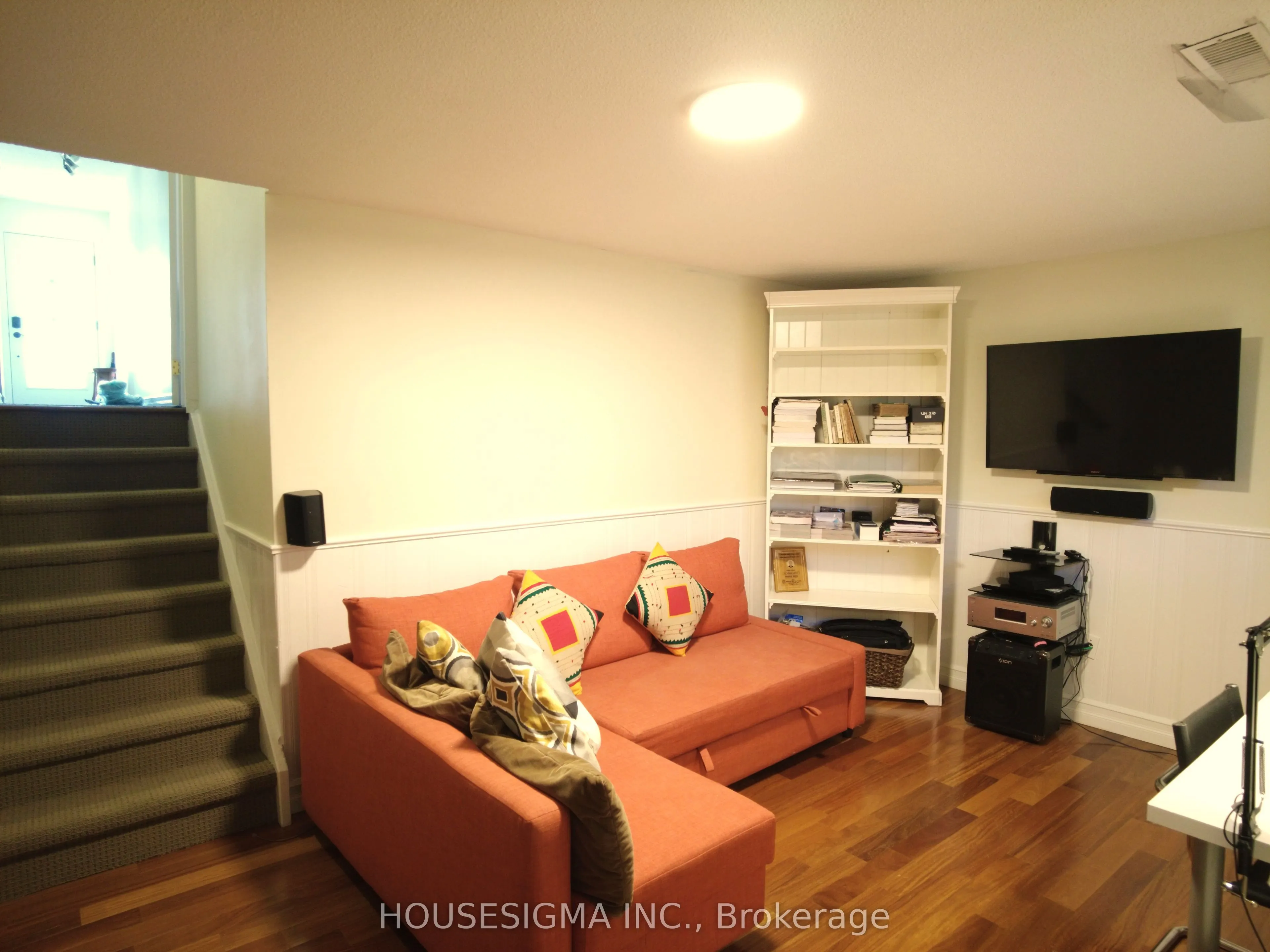 7059 Cordingley Crescent