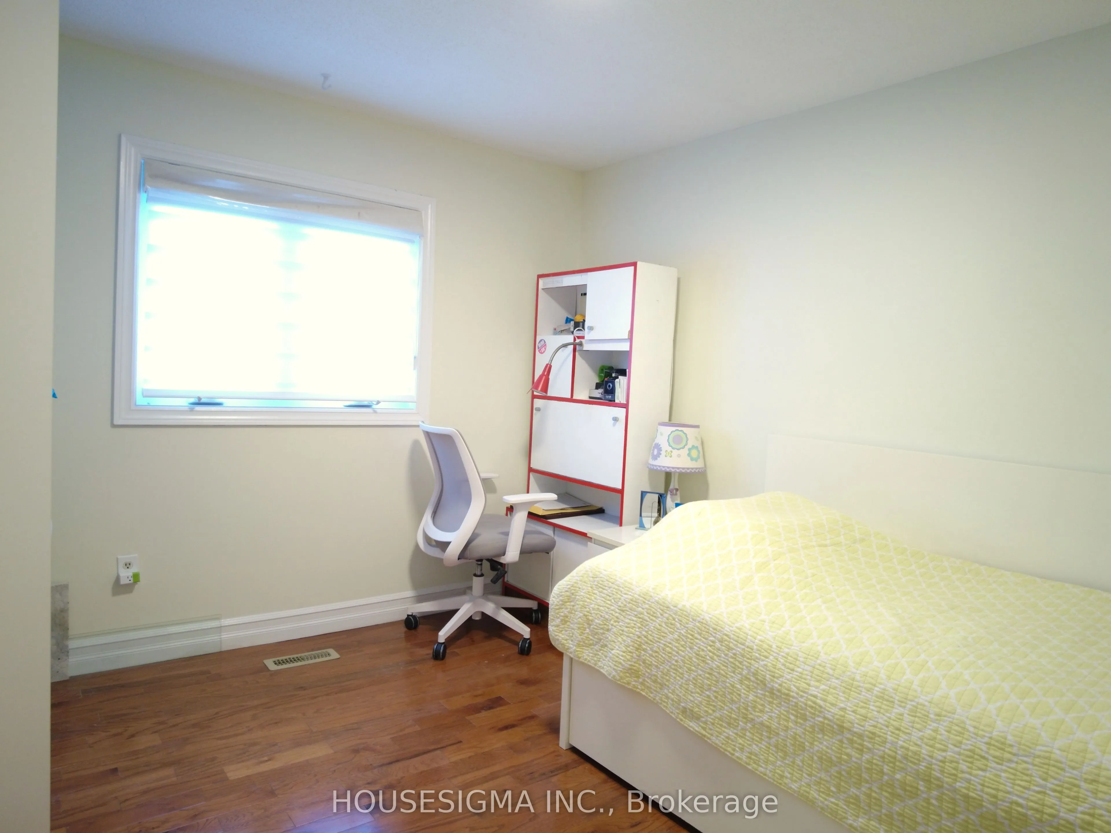 7059 Cordingley Crescent