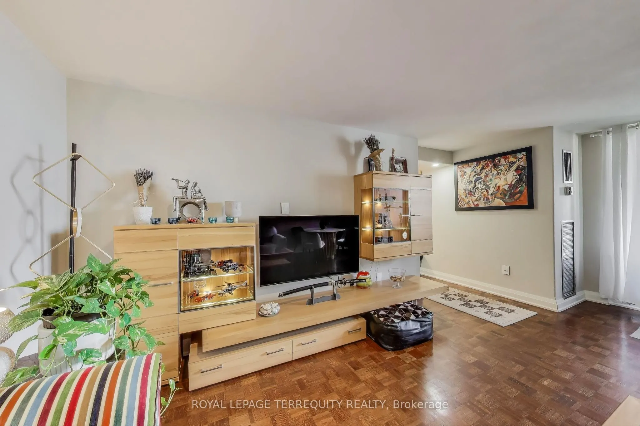 1515 Lakeshore Road E, #1510