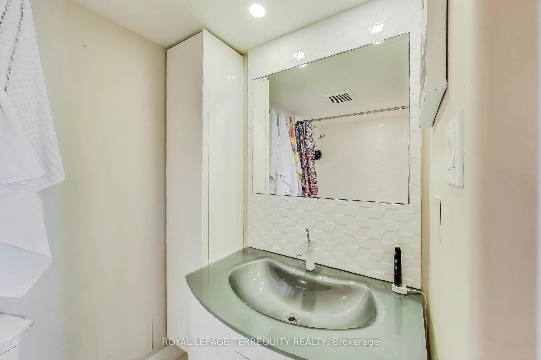 1515 Lakeshore Road E, #1510
