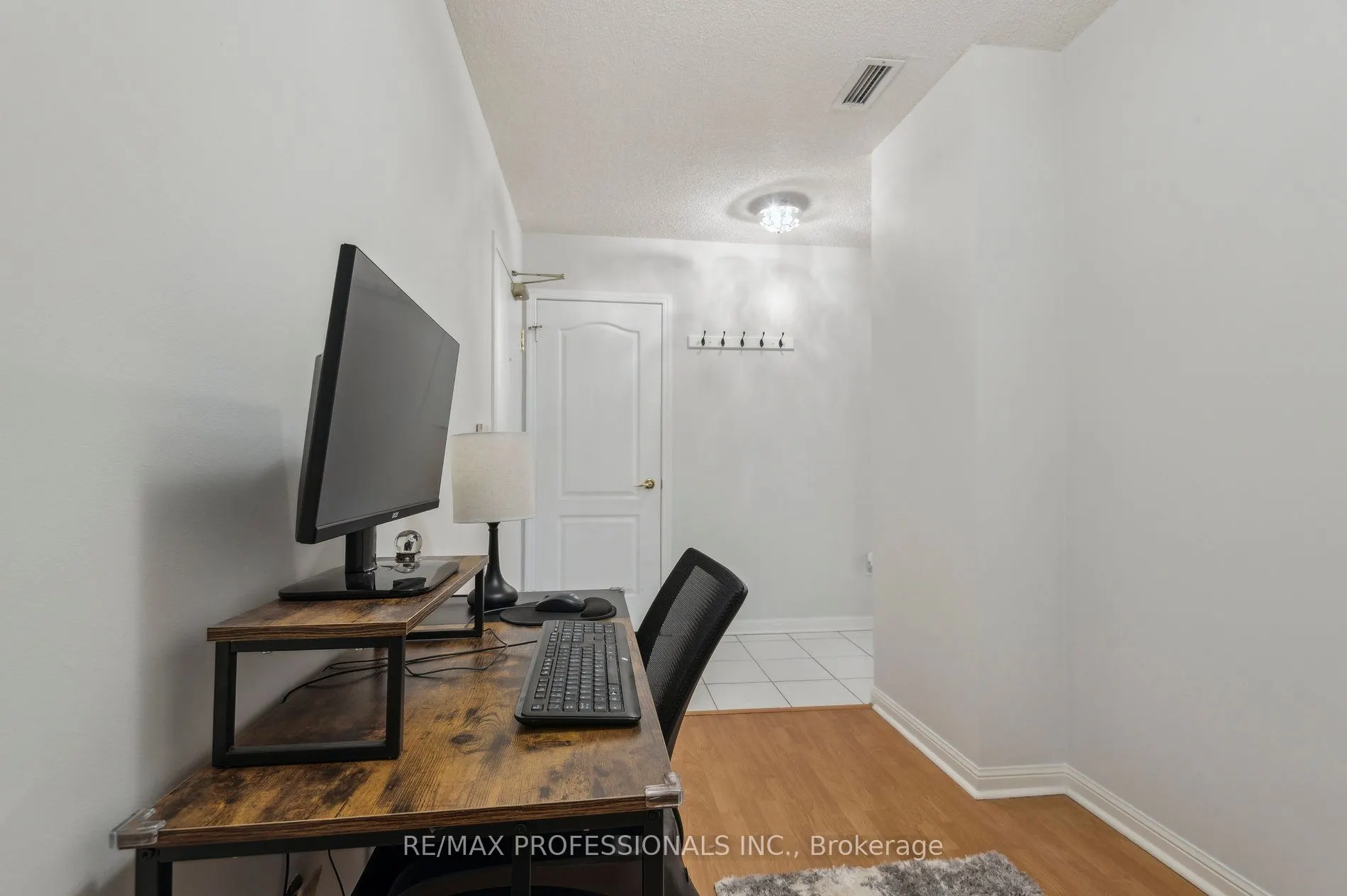 1140 Parkwest Place W, #103