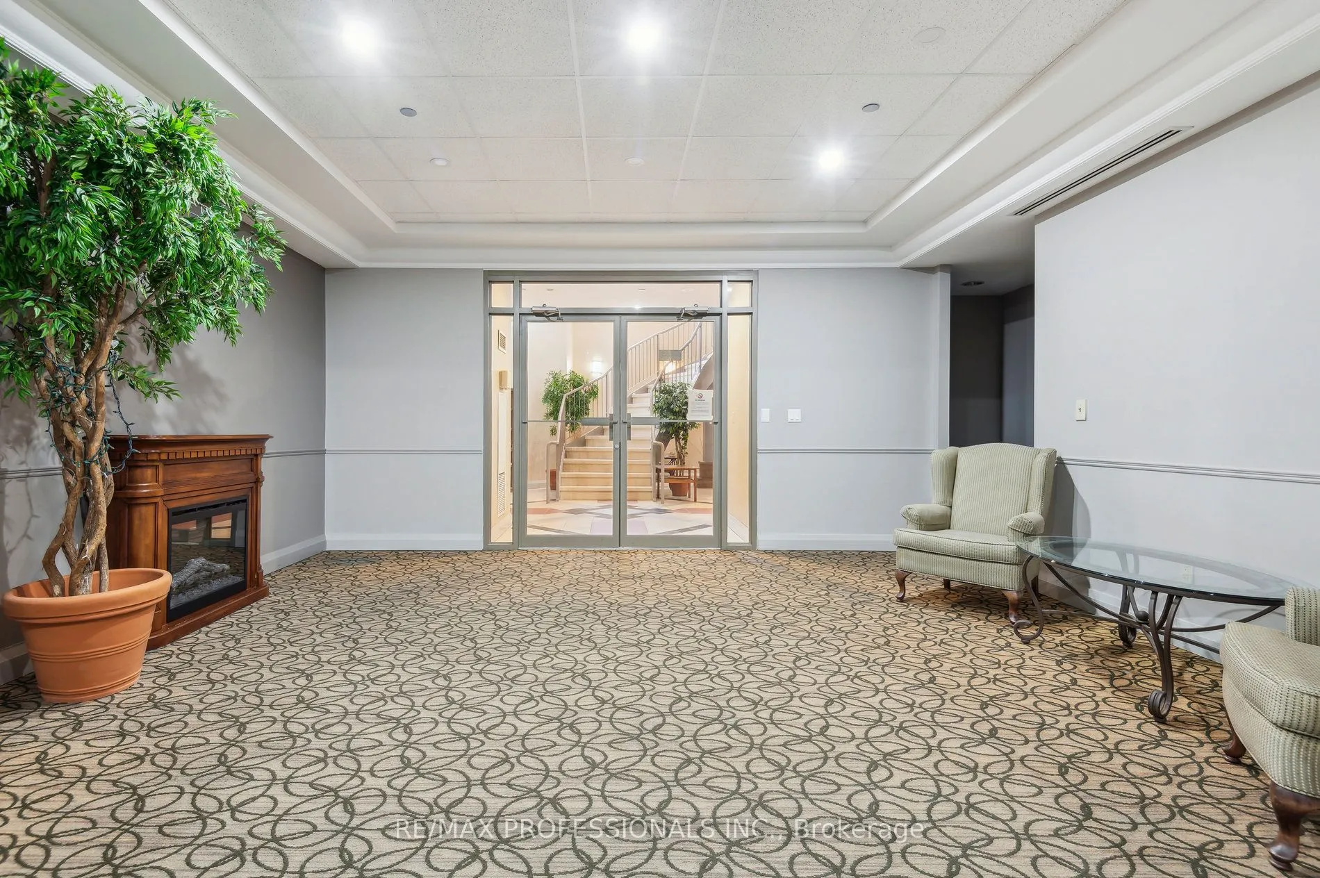 1140 Parkwest Place W, #103