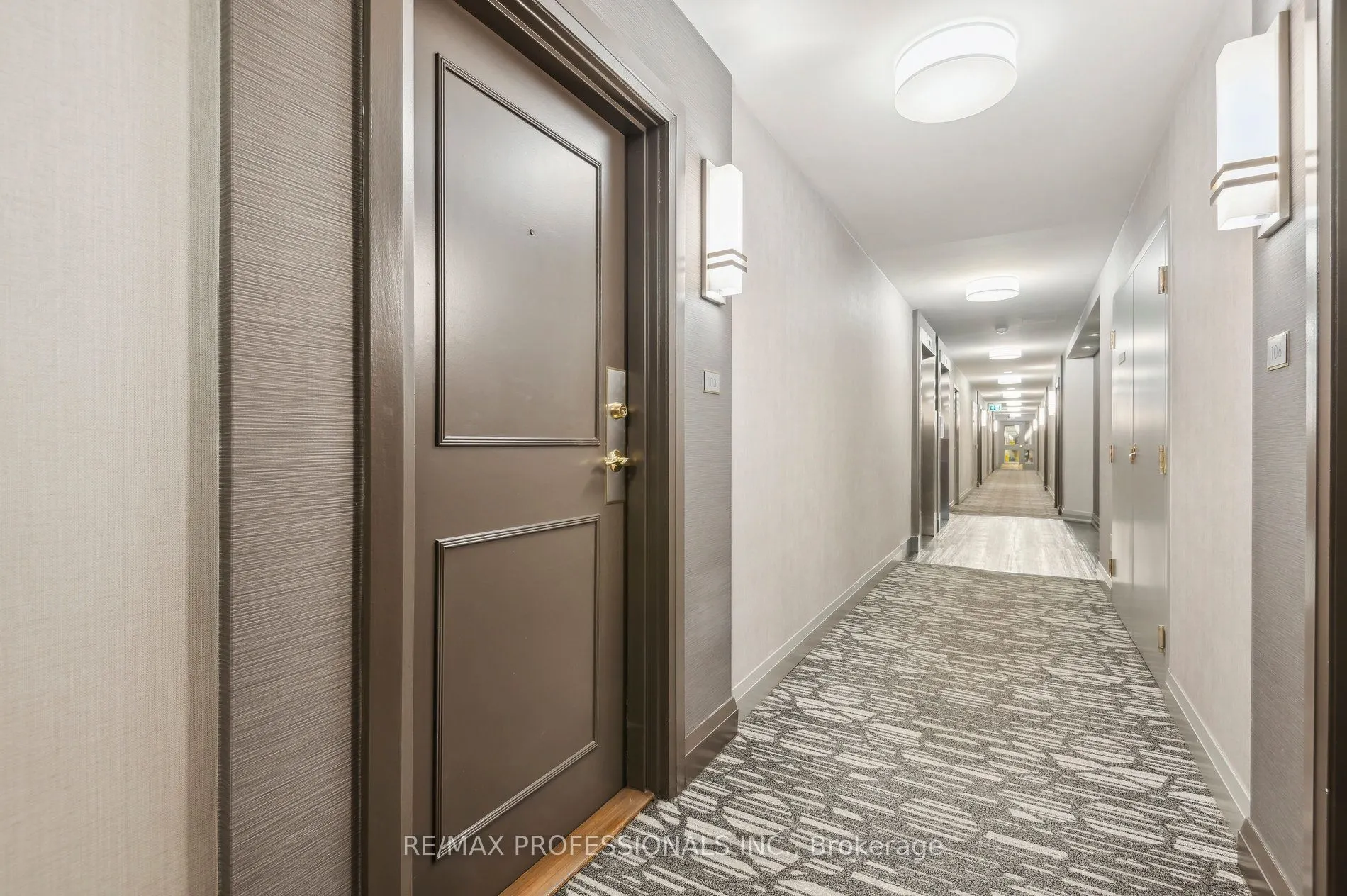 1140 Parkwest Place W, #103
