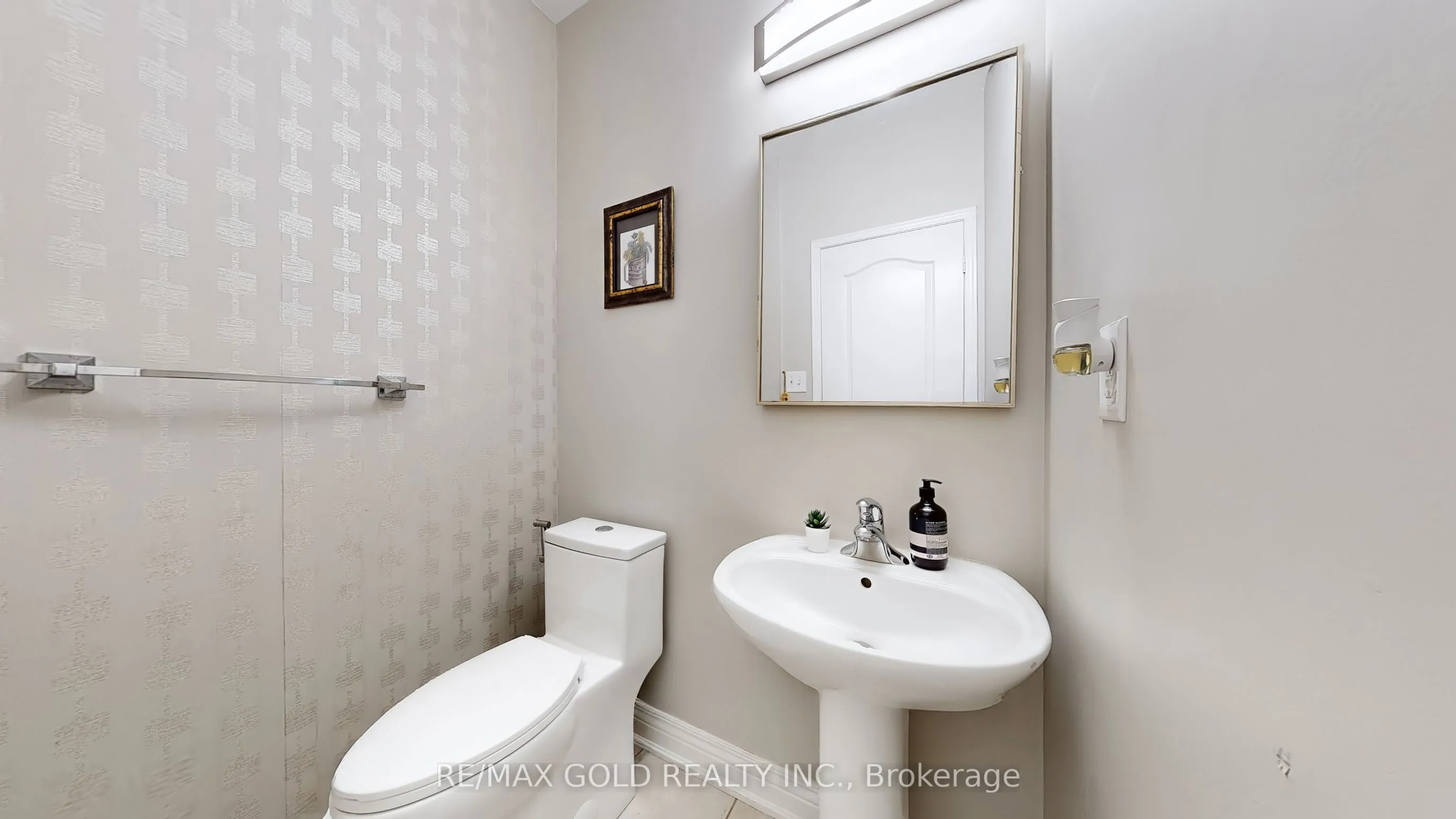 2268 Stone Glen Crescent