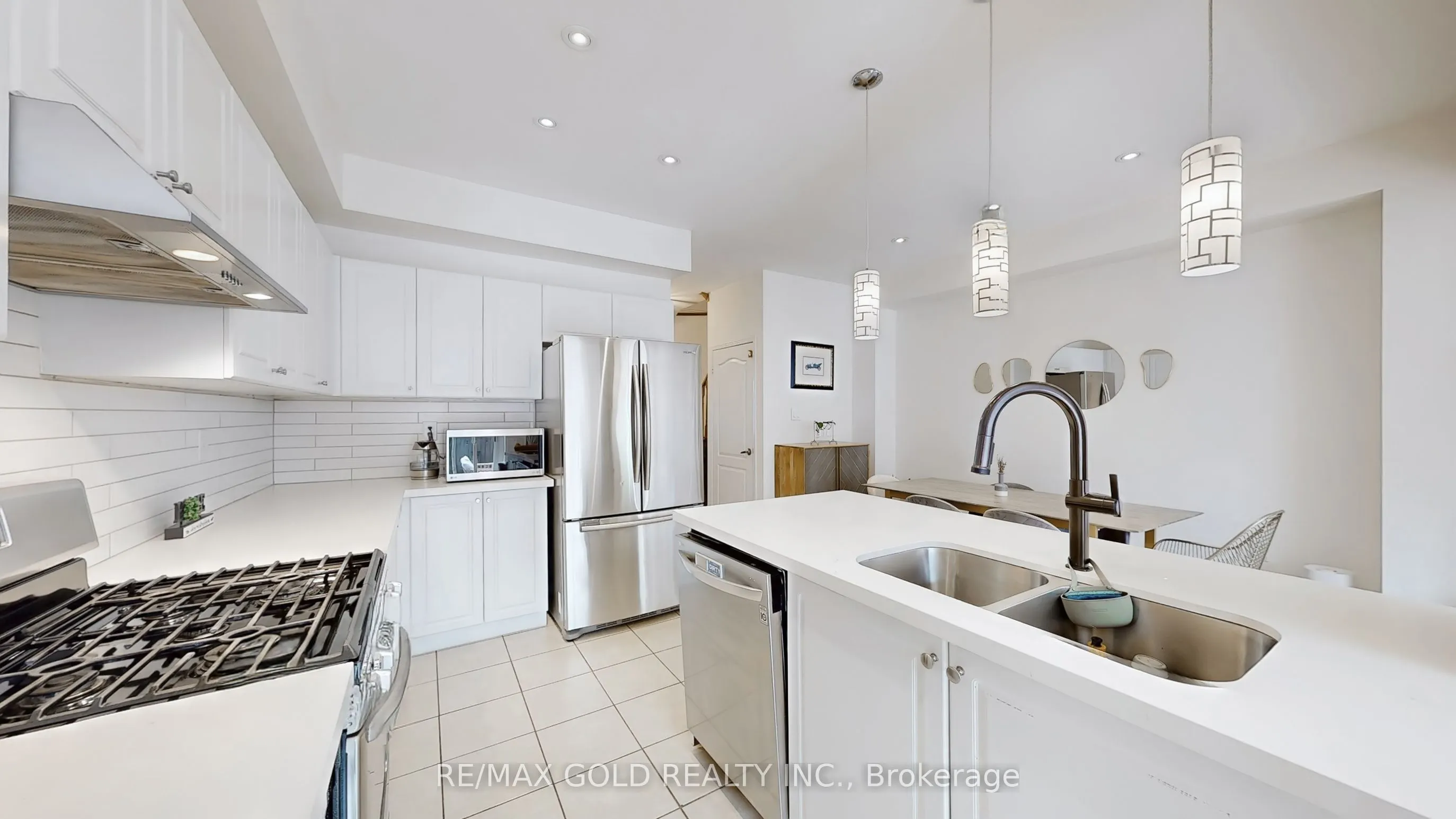2268 Stone Glen Crescent