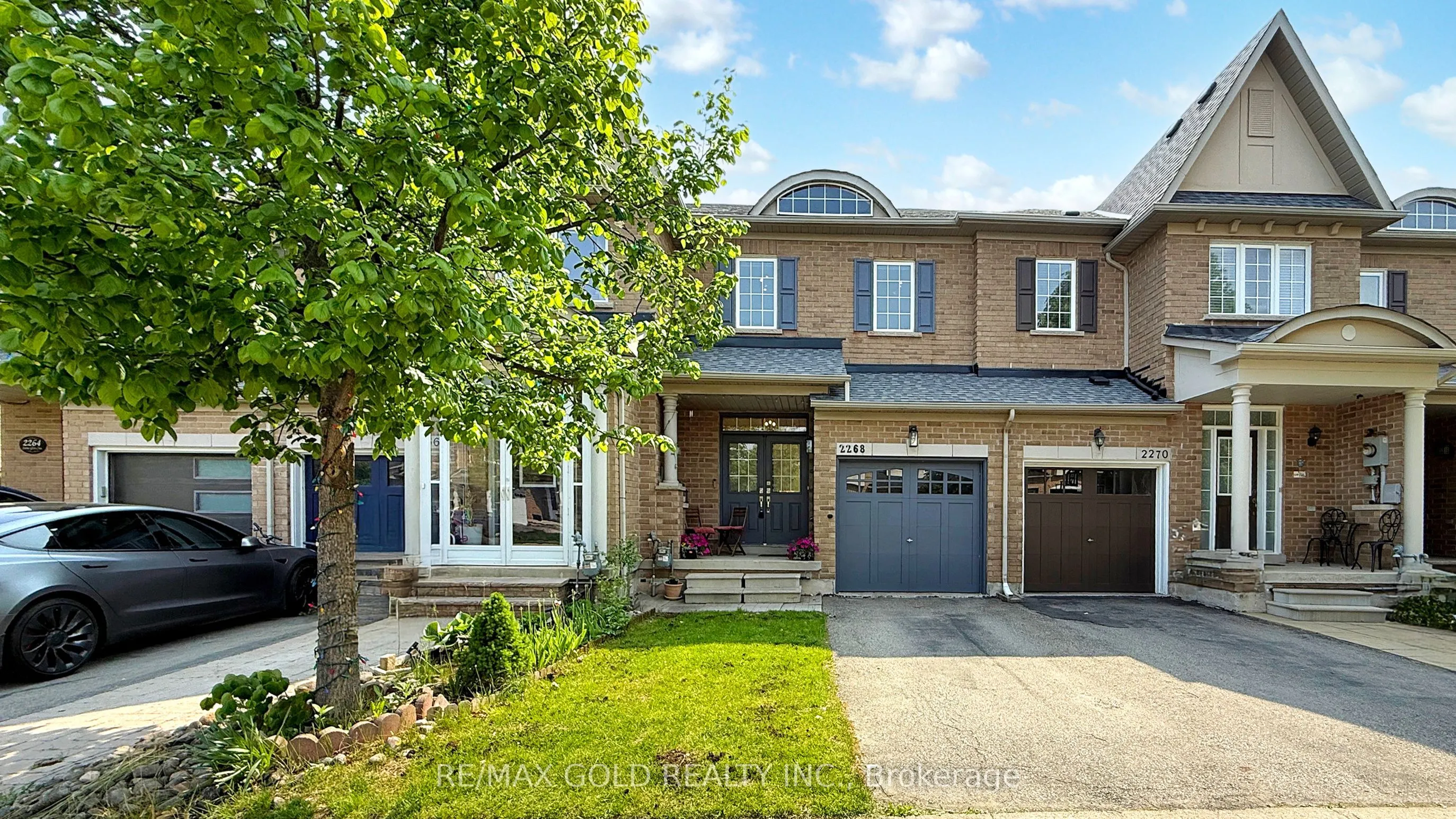 2268 Stone Glen Crescent