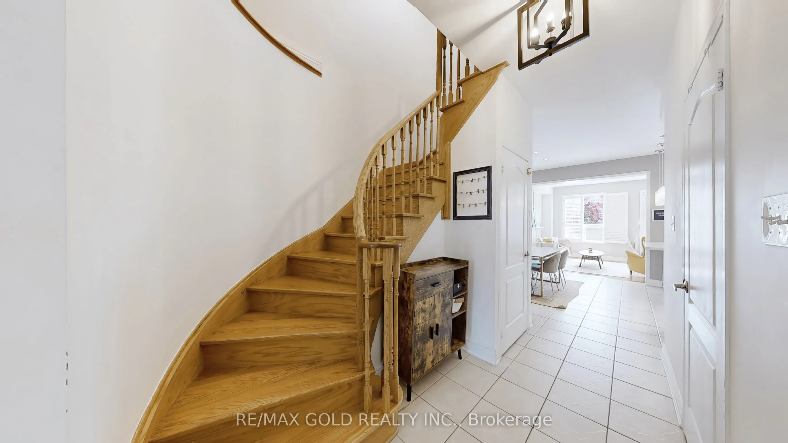 2268 Stone Glen Crescent