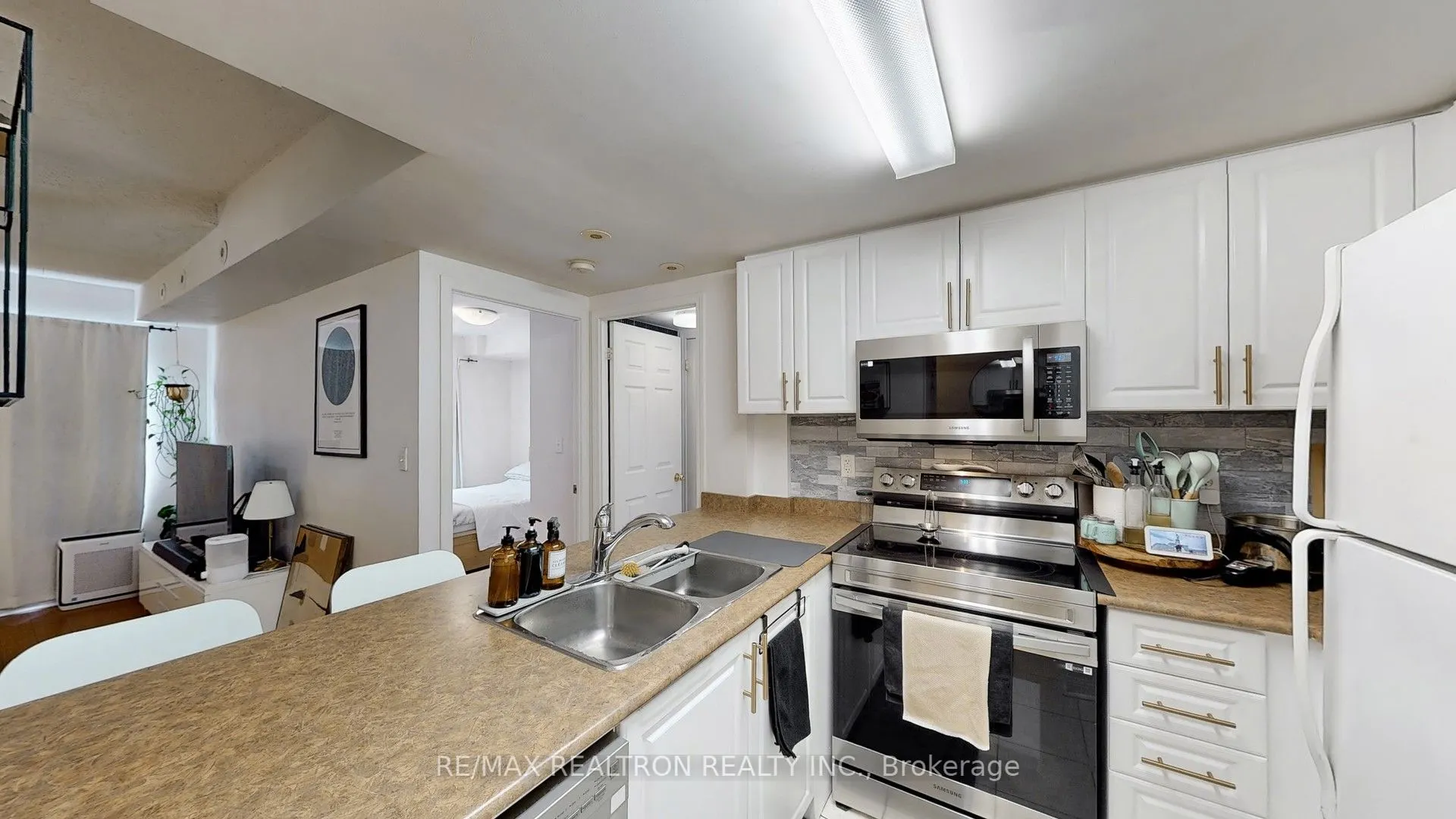 3041 Finch Avenue W, #2052