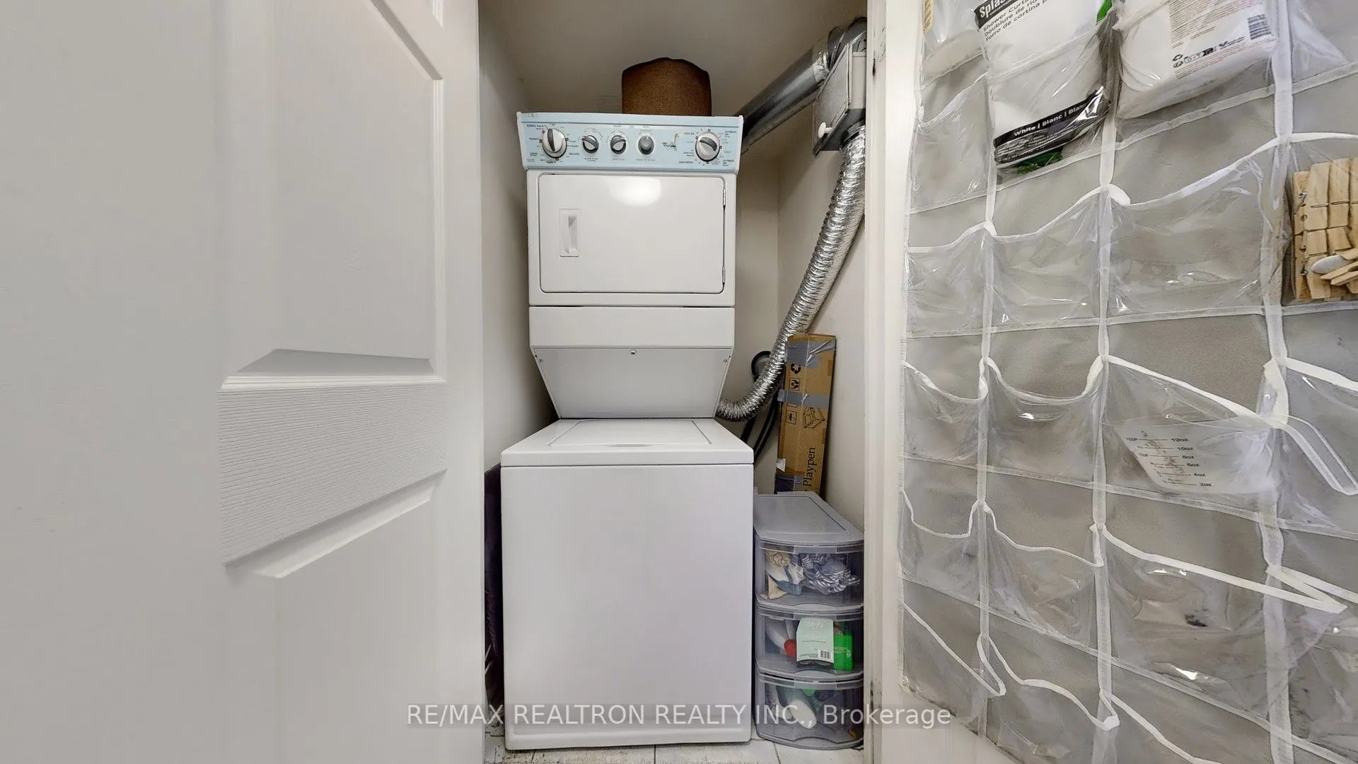 3041 Finch Avenue W, #2052