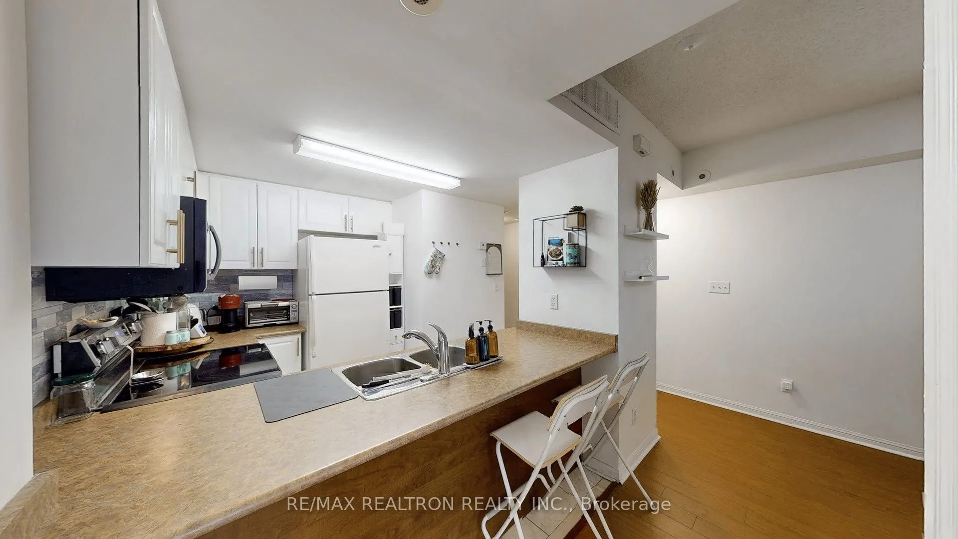 3041 Finch Avenue W, #2052