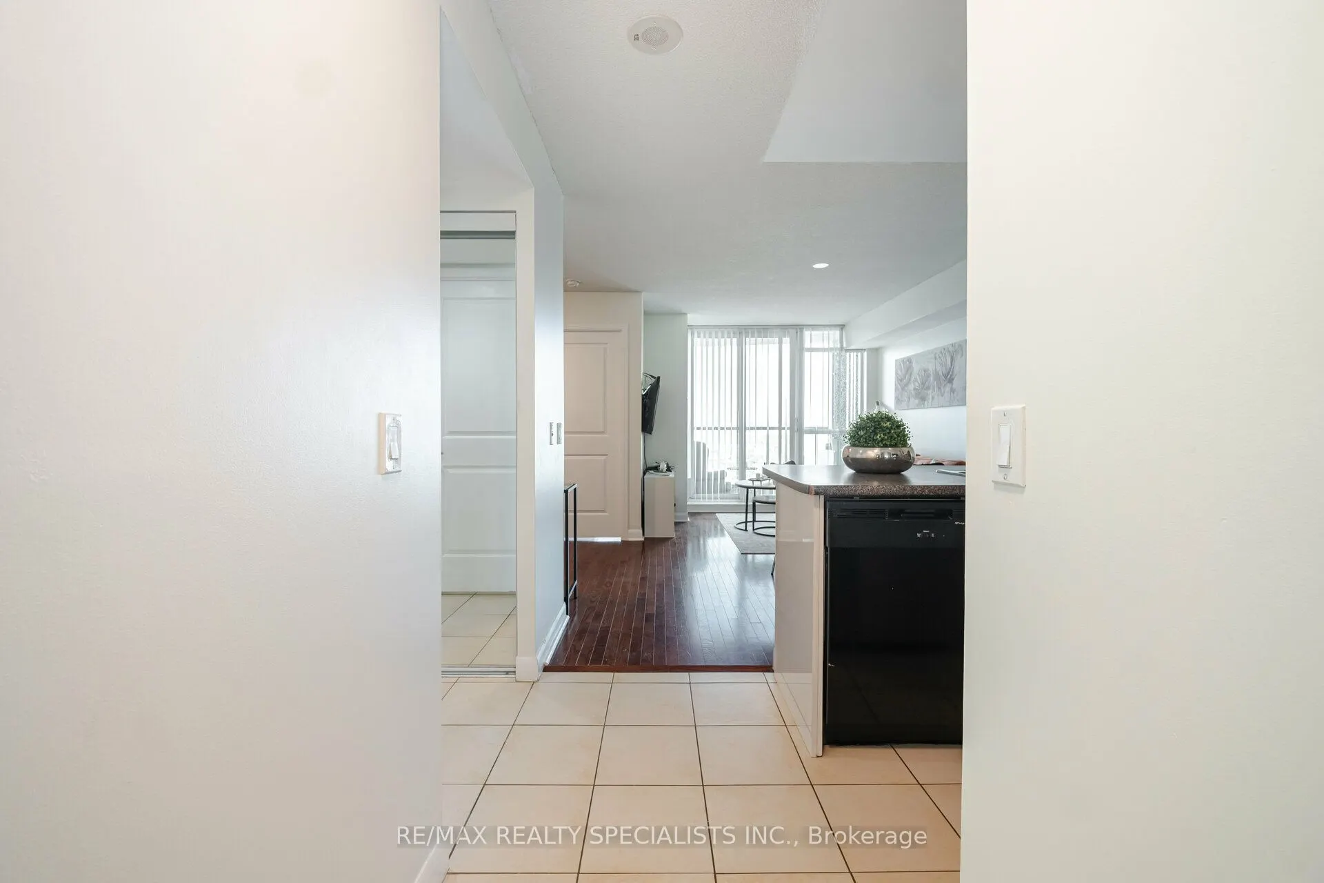 235 Sherway Gardens Road, #1609