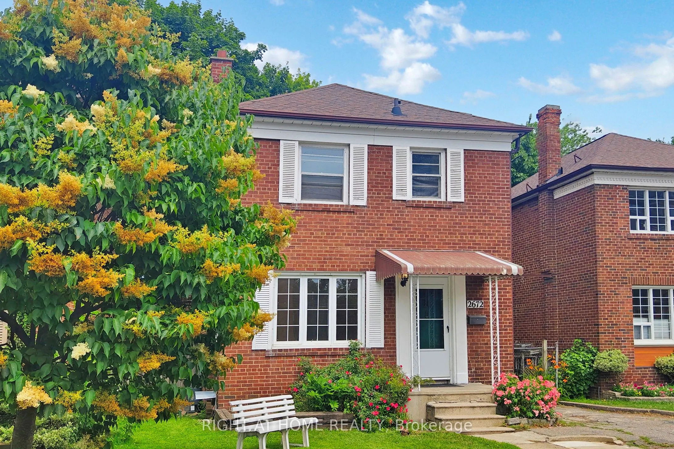2672 Lake Shore Boulevard W