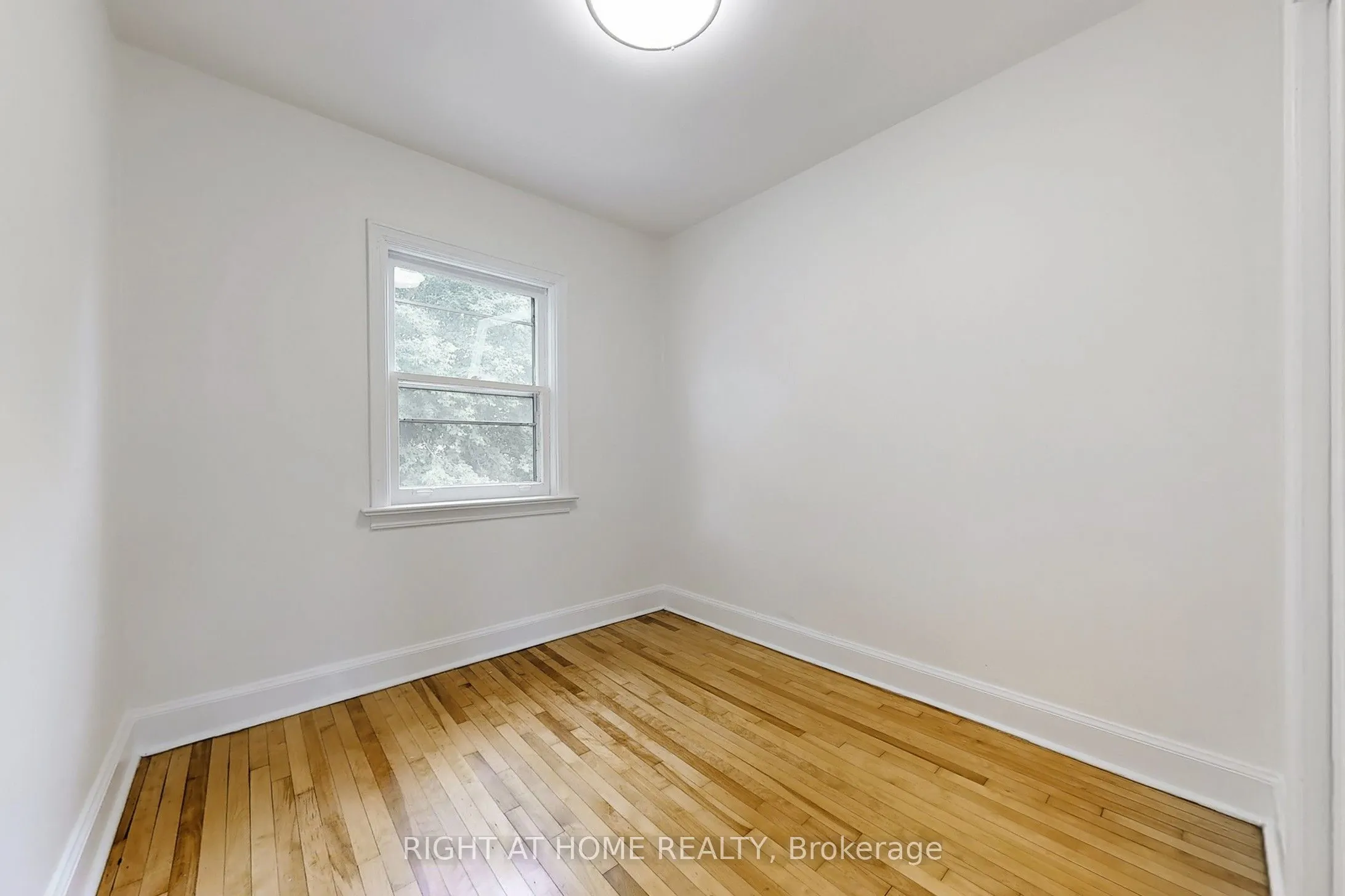 2672 Lake Shore Boulevard W