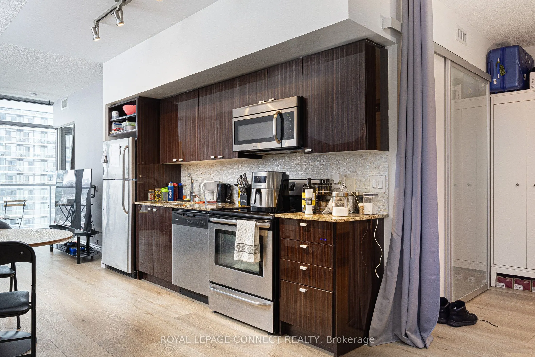 105 The Queensway, #1215