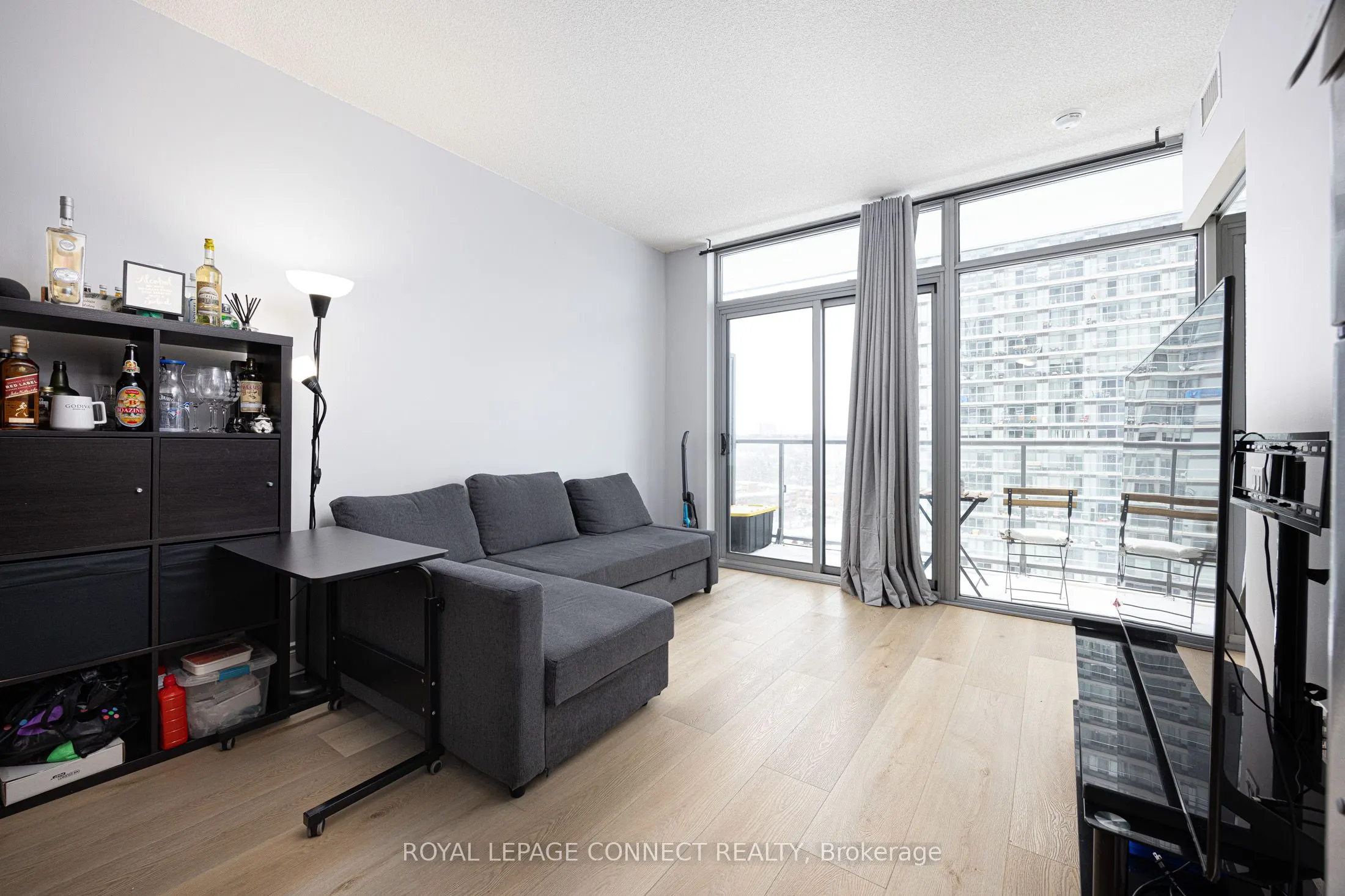 105 The Queensway, #1215