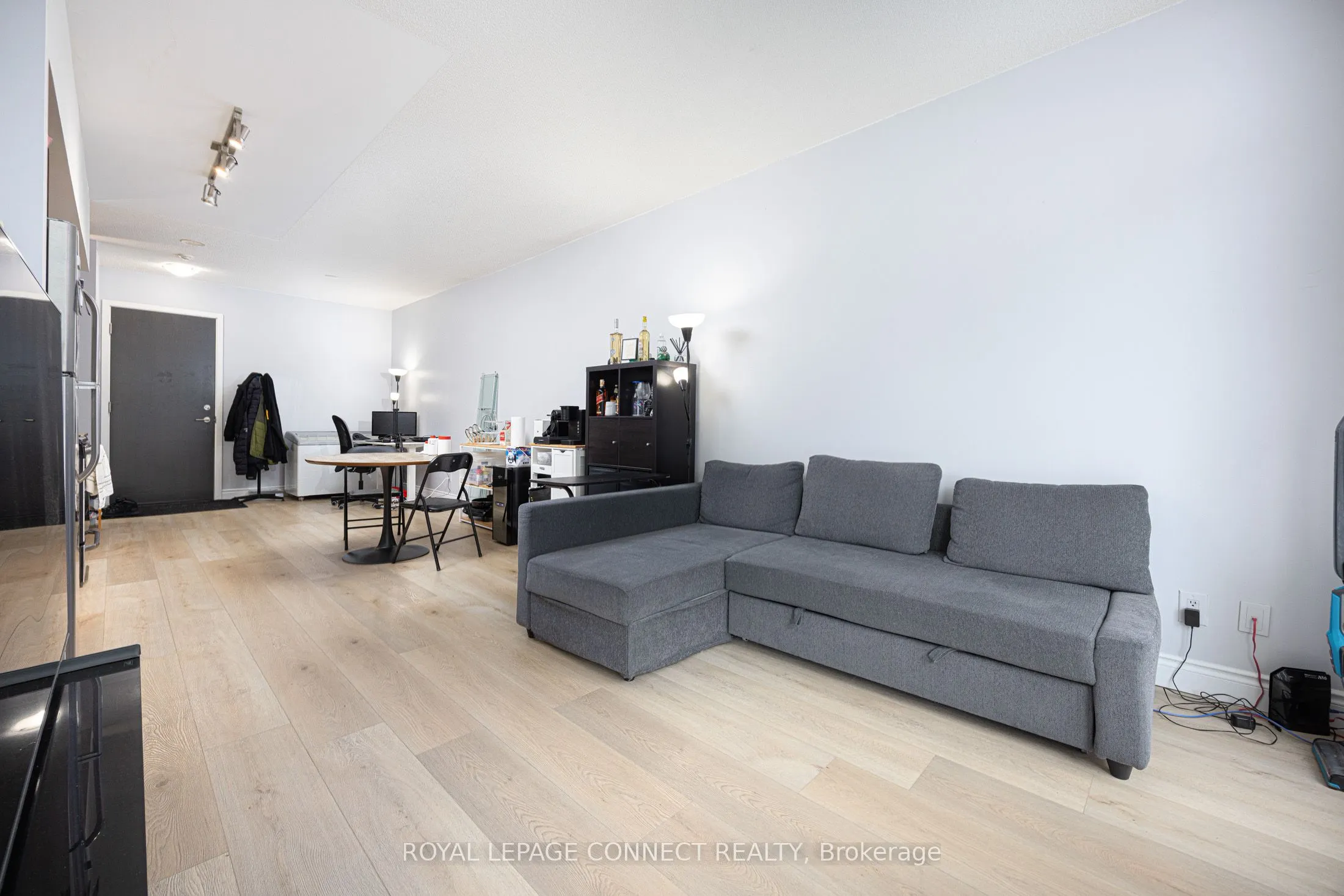 105 The Queensway, #1215