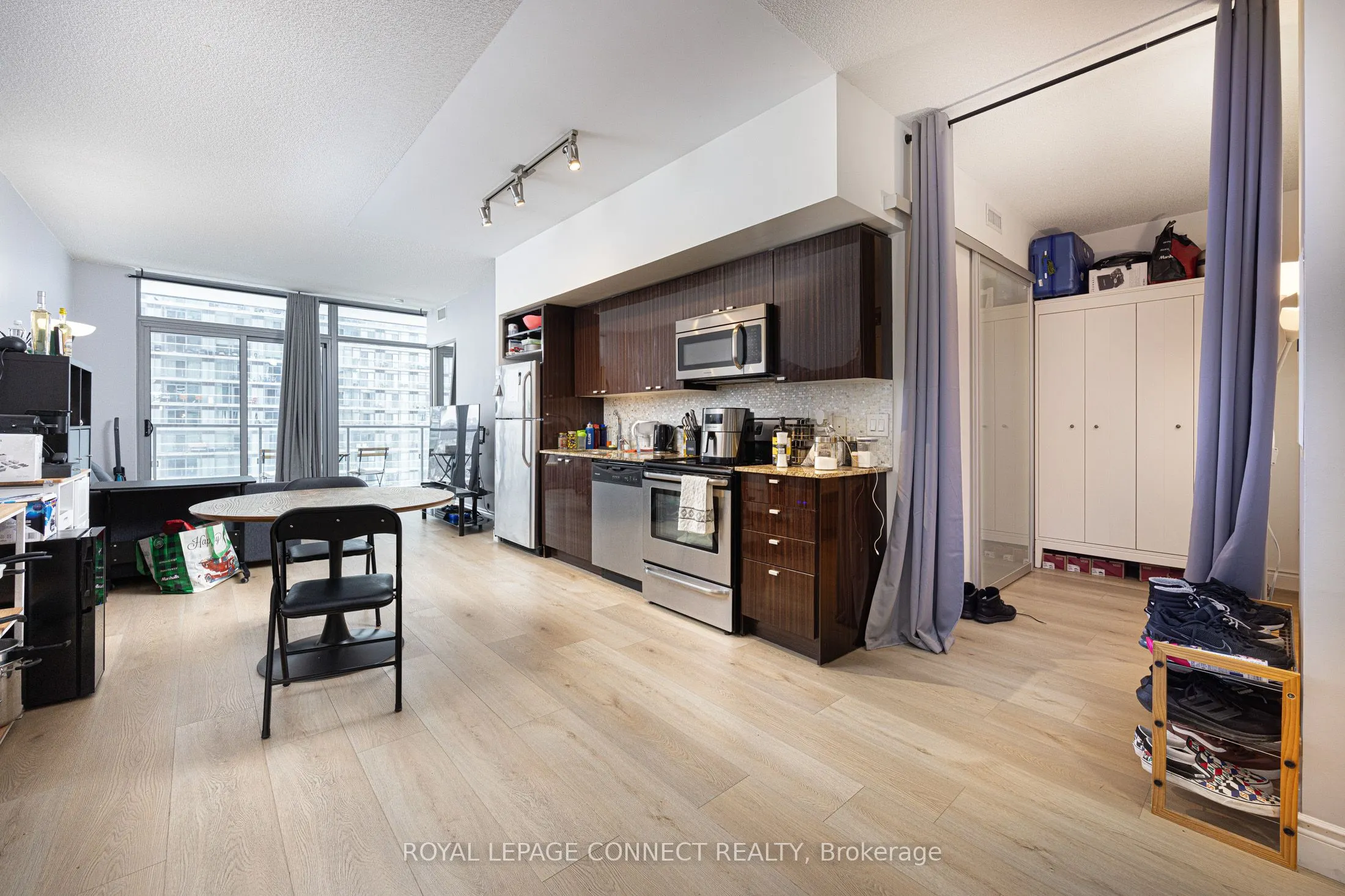 105 The Queensway, #1215