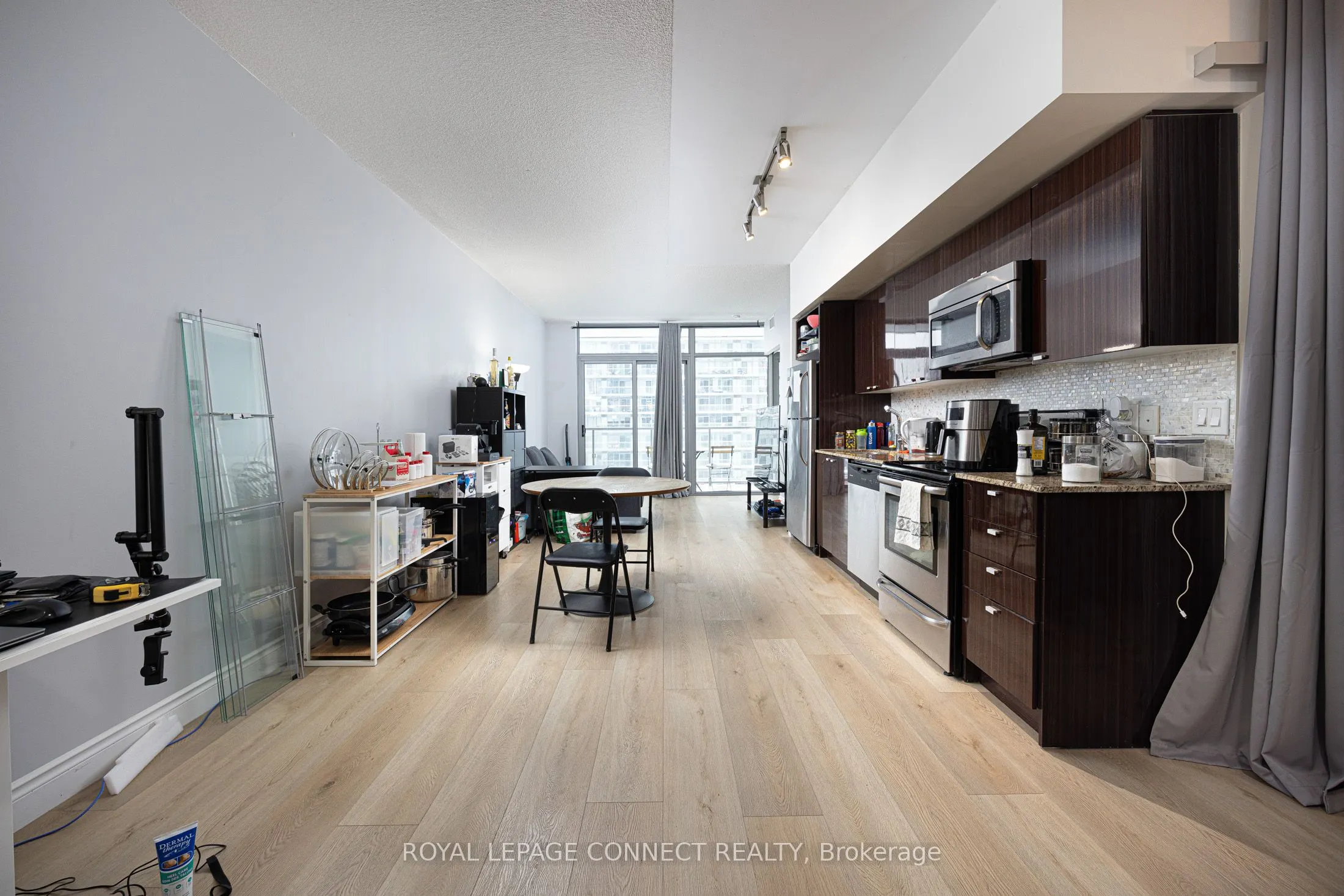 105 The Queensway, #1215