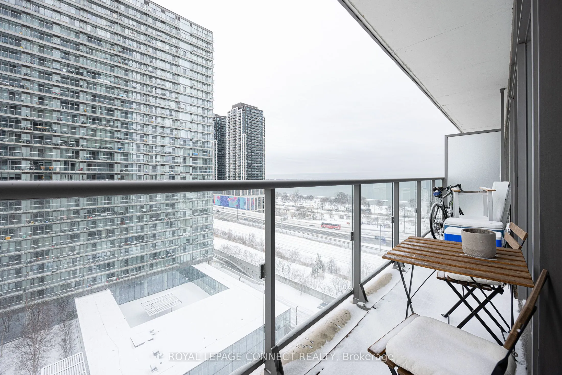 105 The Queensway, #1215