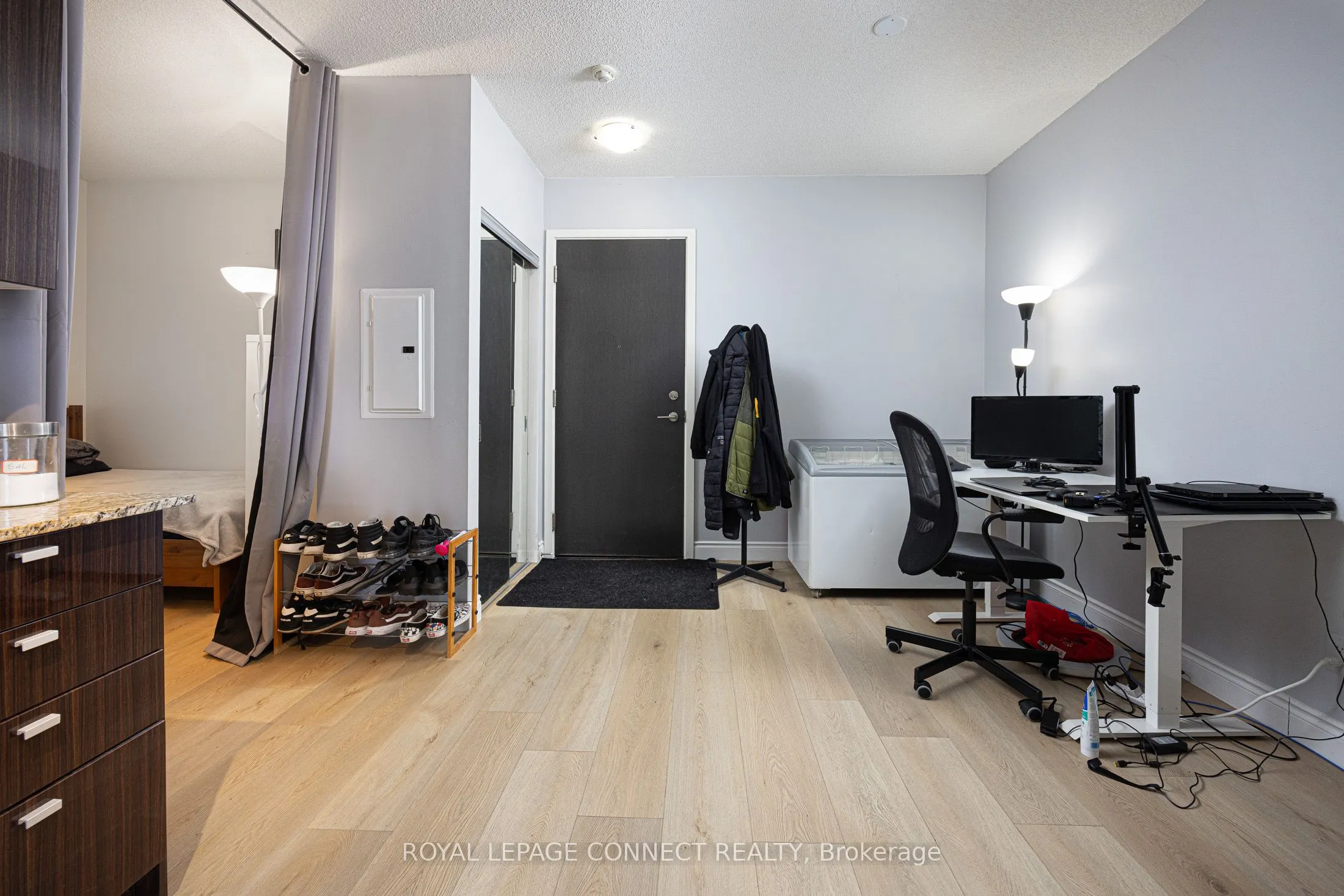 105 The Queensway, #1215
