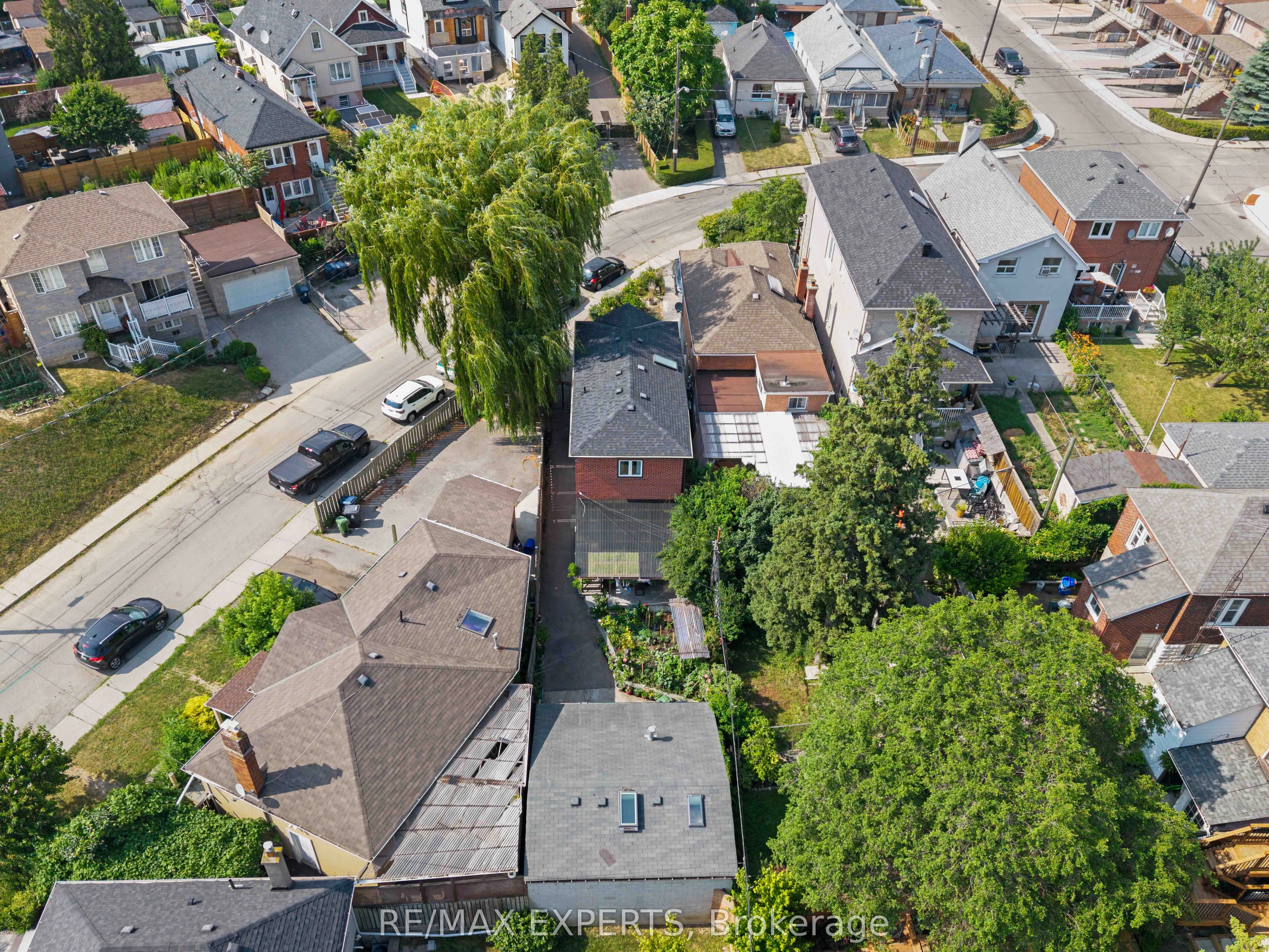 19 Kenora Crescent