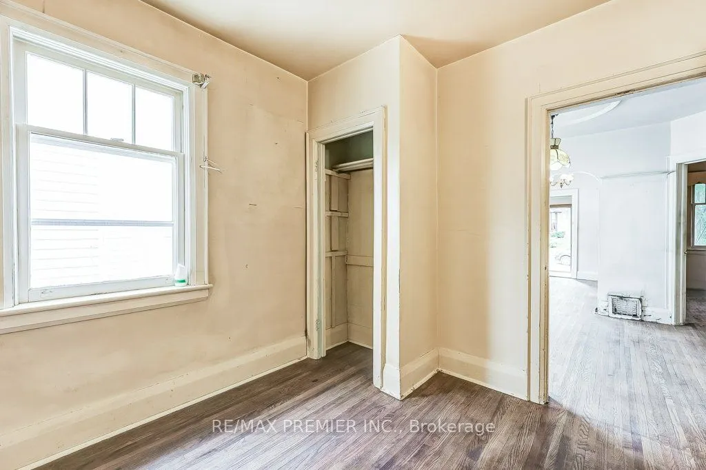 16 Porter Avenue
