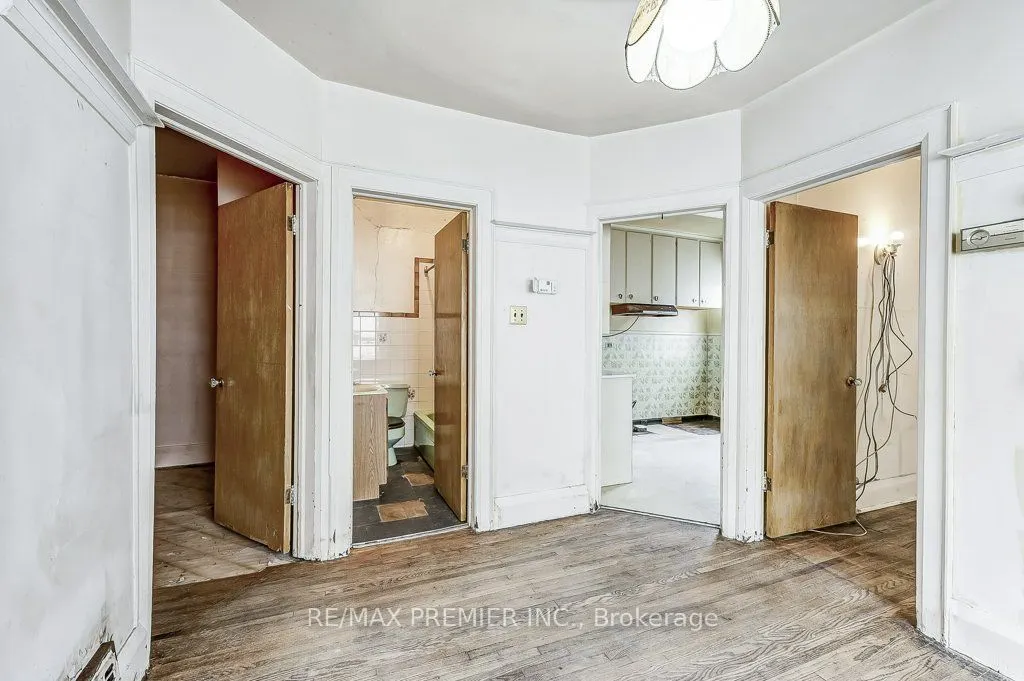 16 Porter Avenue