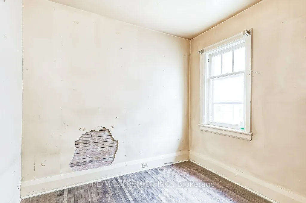 16 Porter Avenue