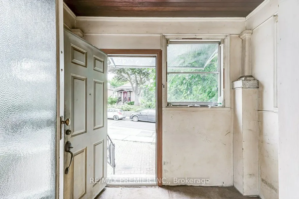 16 Porter Avenue