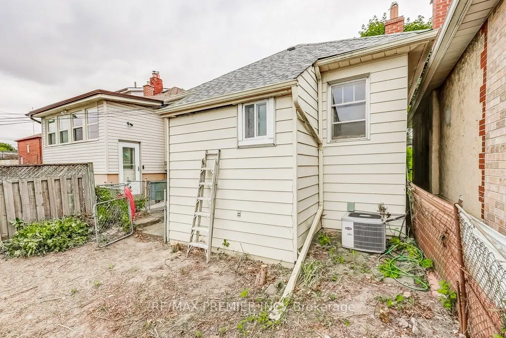 16 Porter Avenue