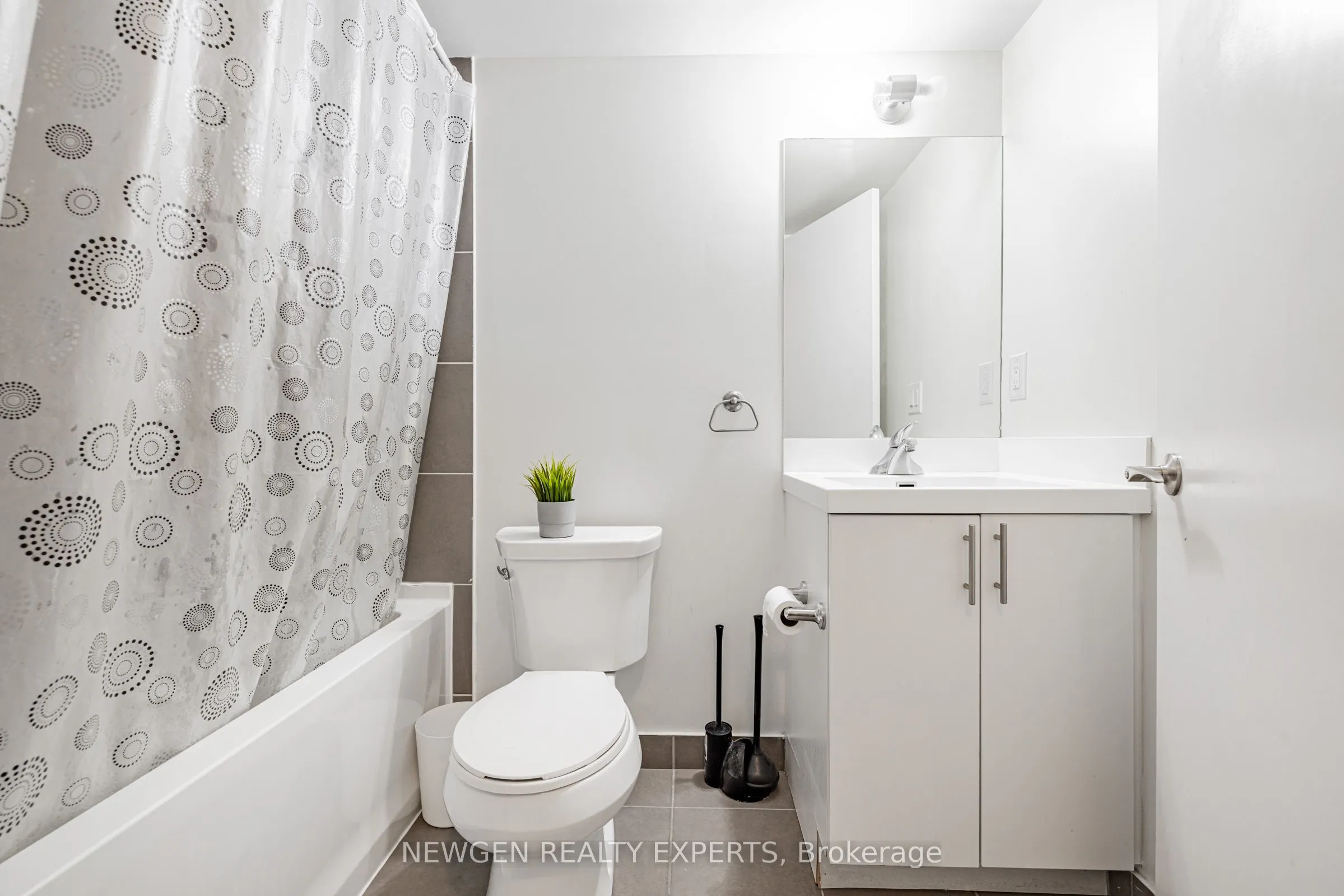 800 Lawrence Avenue W, #704