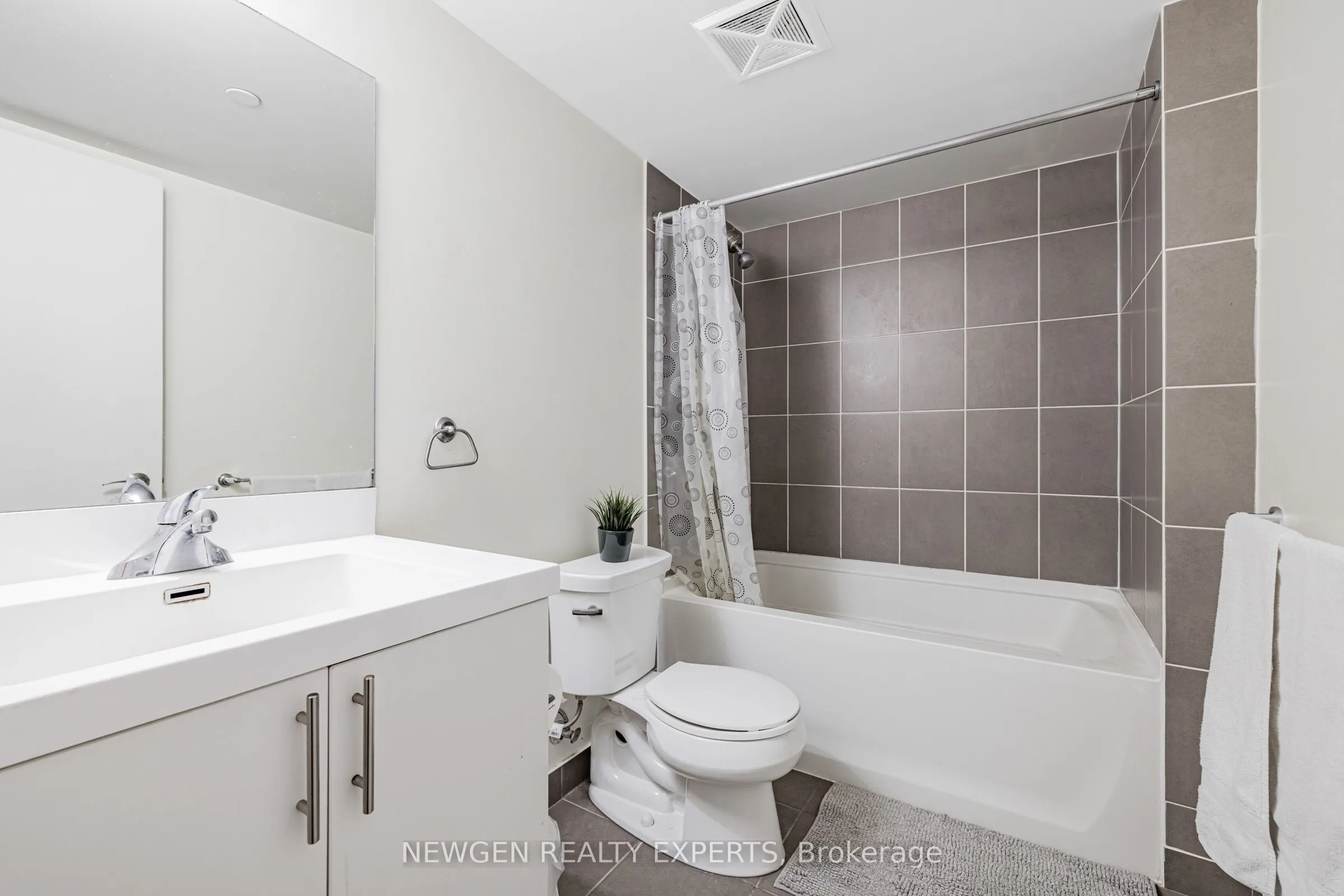 800 Lawrence Avenue W, #704