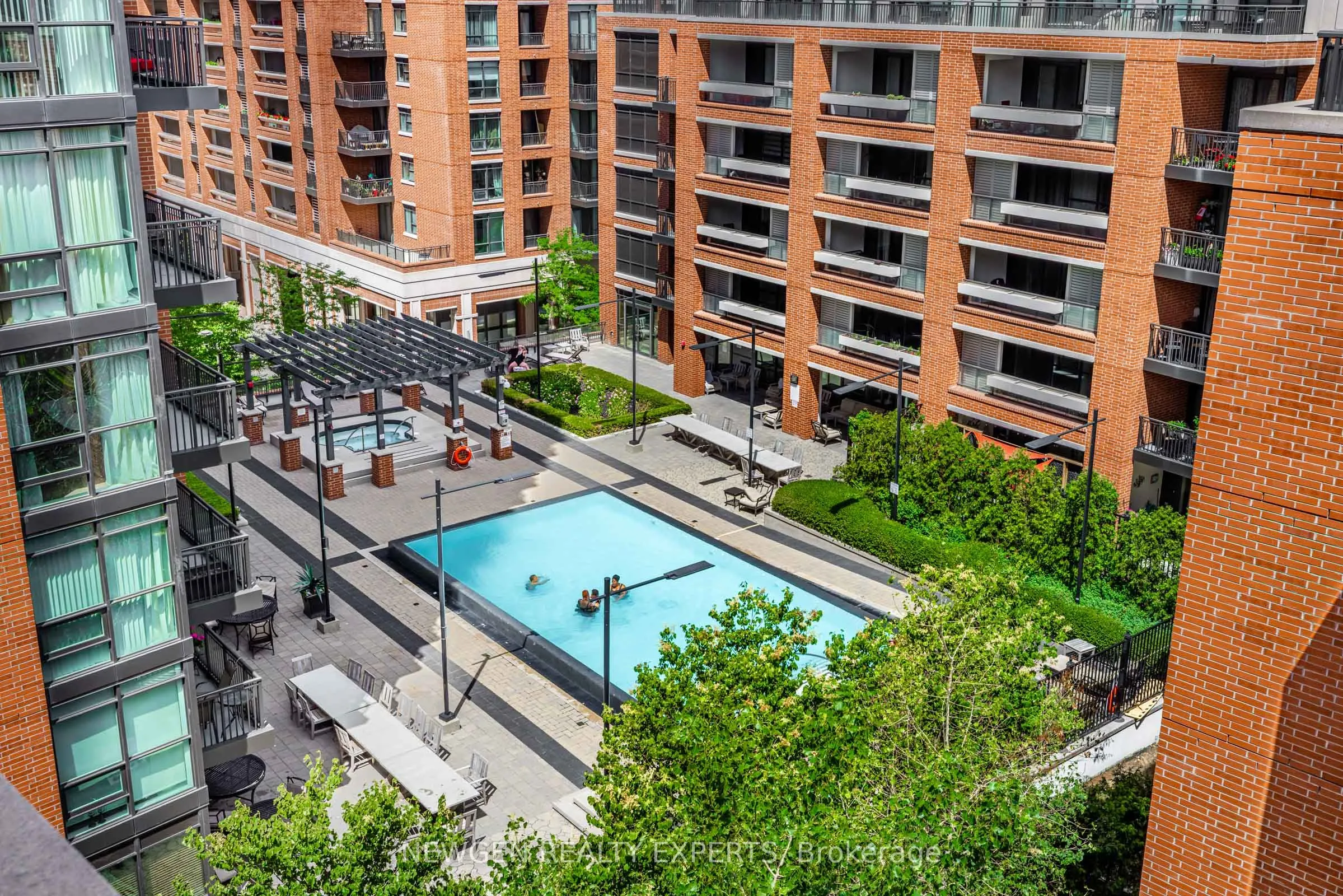 800 Lawrence Avenue W, #704