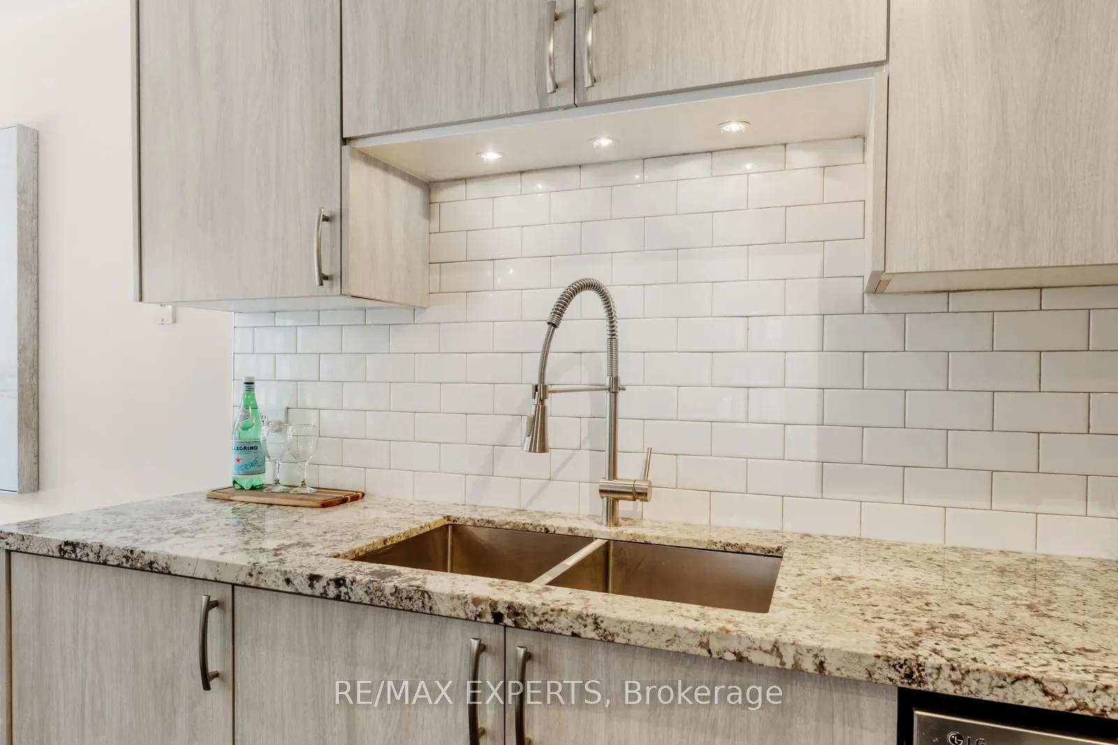 7267 FRONTIER Ridge