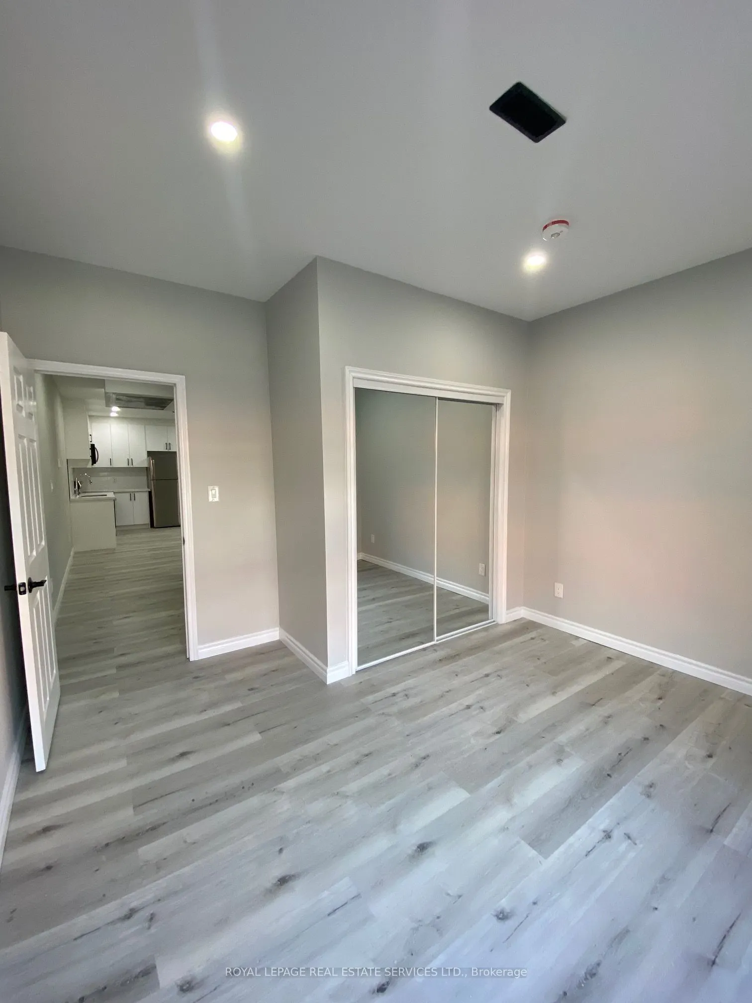238 Queen Street S