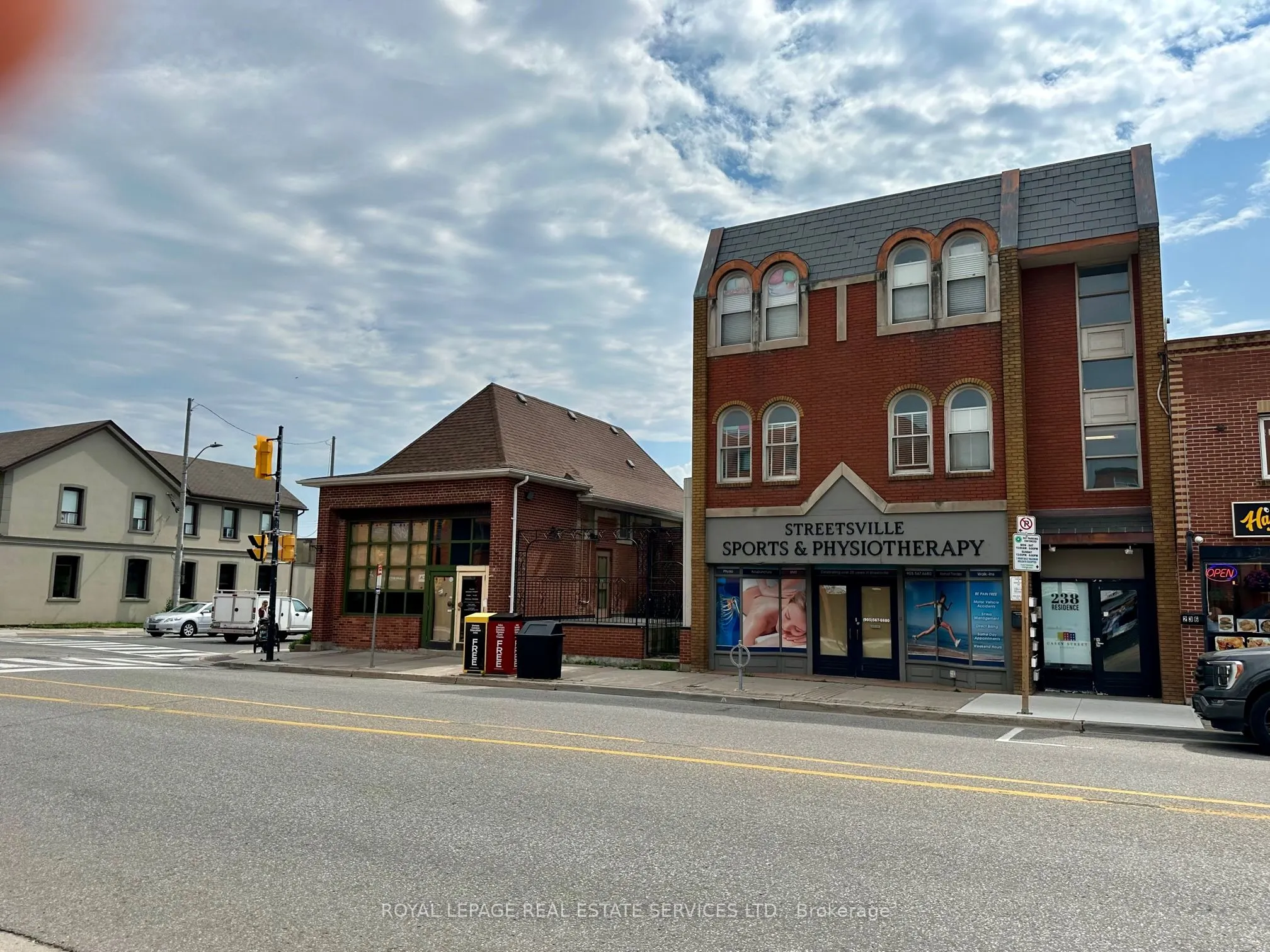 238 Queen Street S