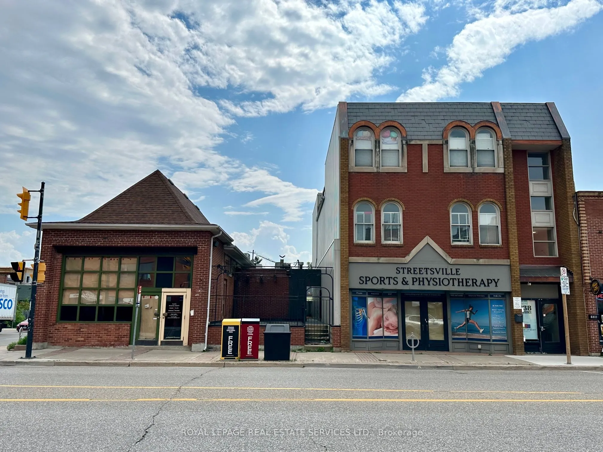 238 Queen Street S