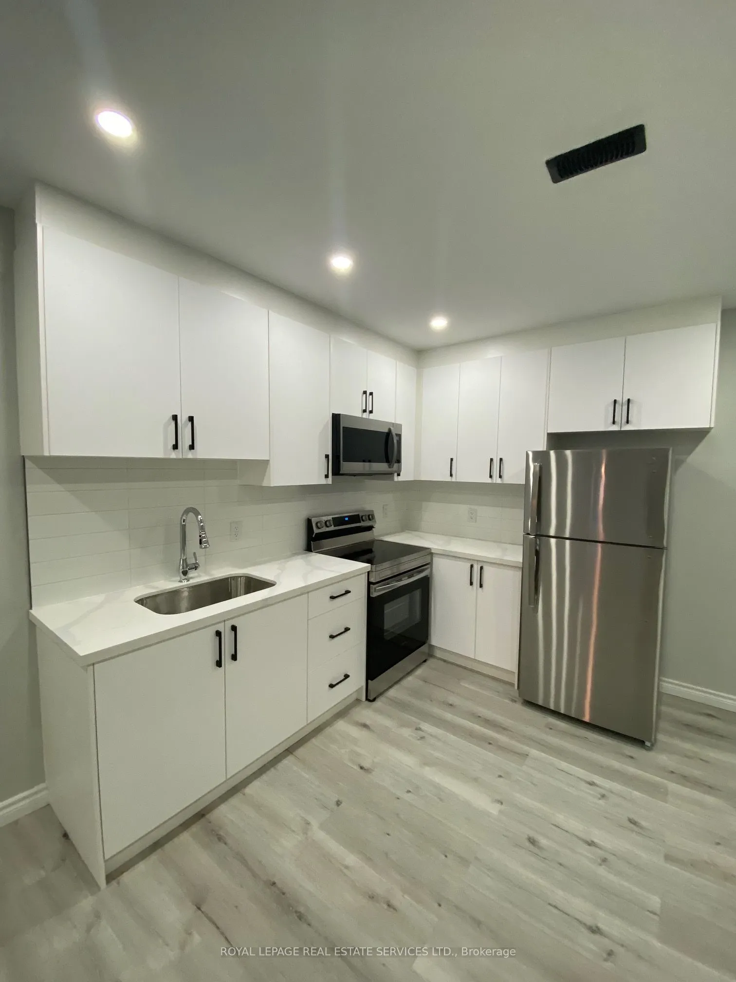 238 Queen Street S