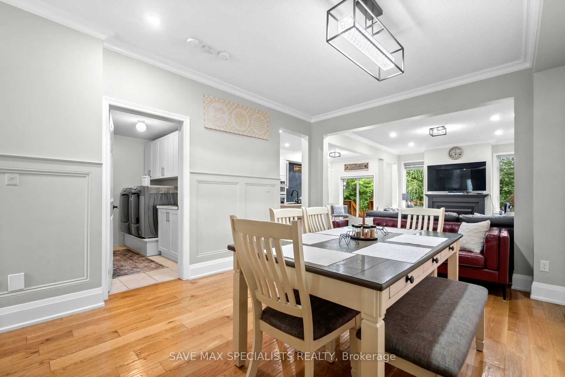 21 Isaac Devins Boulevard