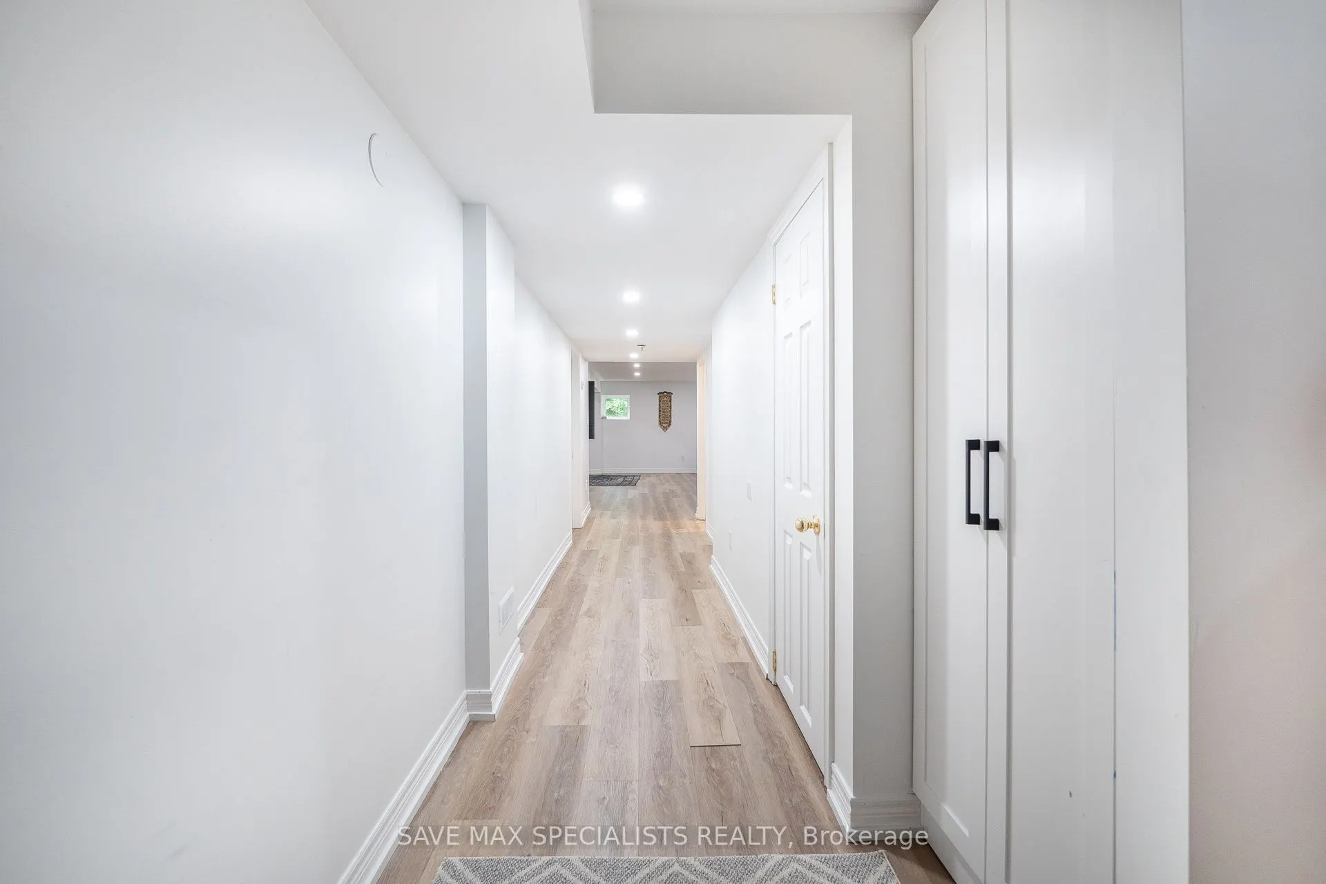 21 Isaac Devins Boulevard
