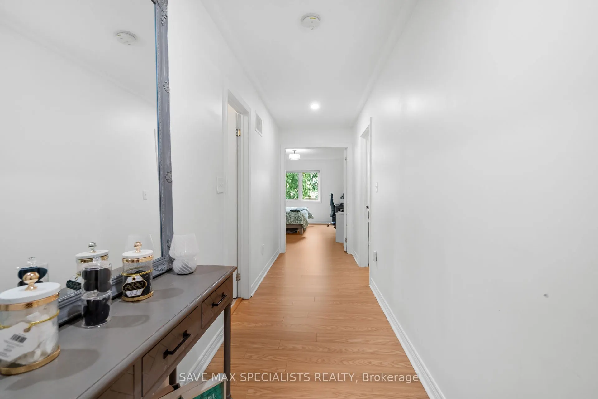 21 Isaac Devins Boulevard