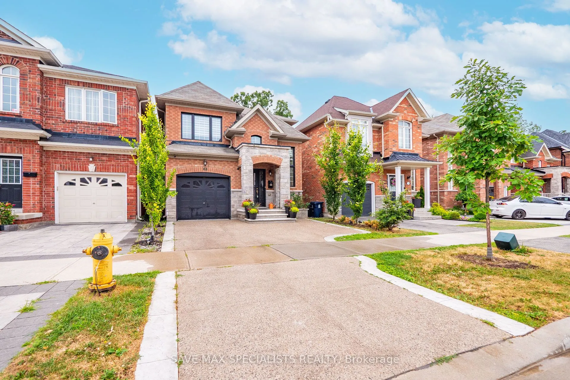 21 Isaac Devins Boulevard