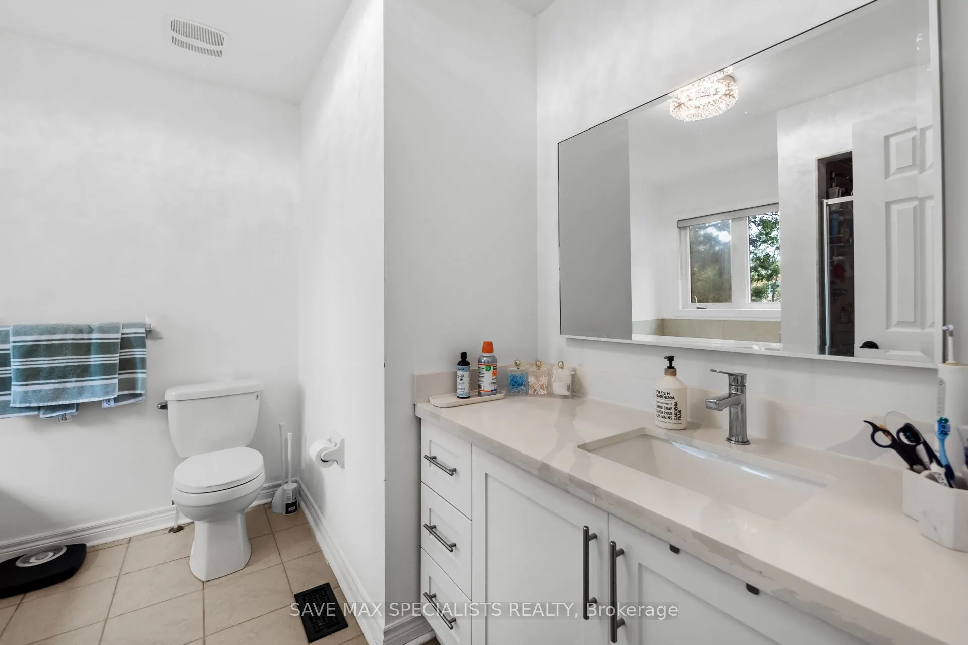 21 Isaac Devins Boulevard