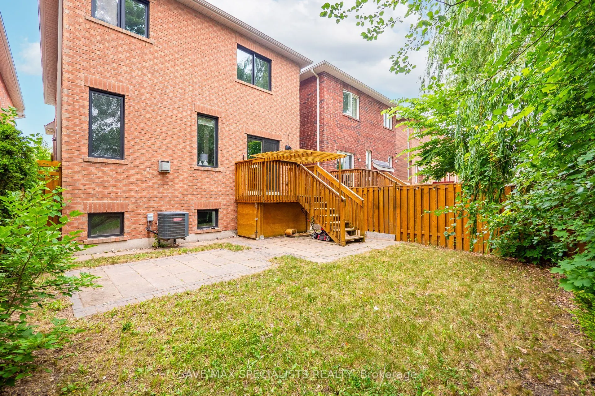 21 Isaac Devins Boulevard