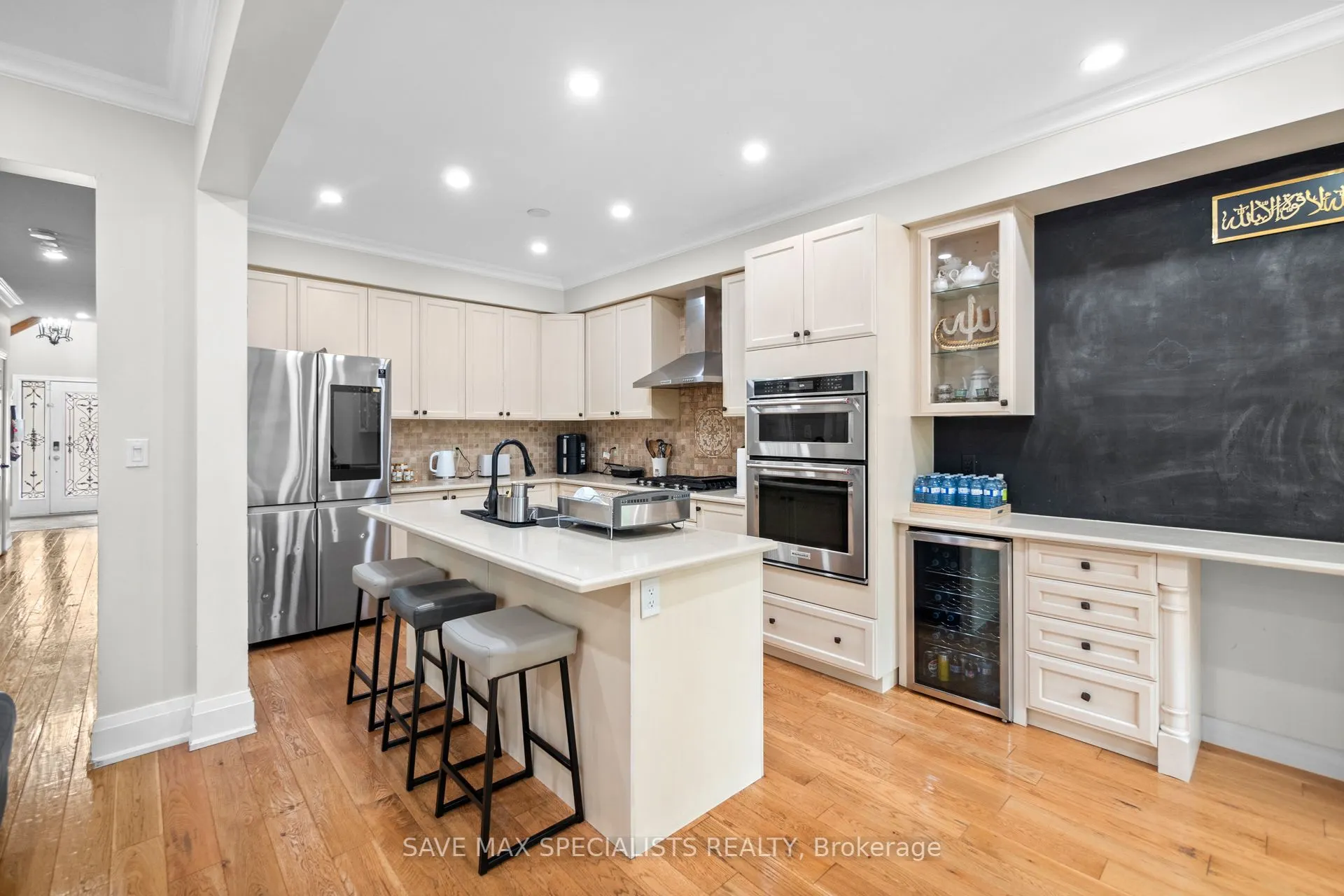 21 Isaac Devins Boulevard
