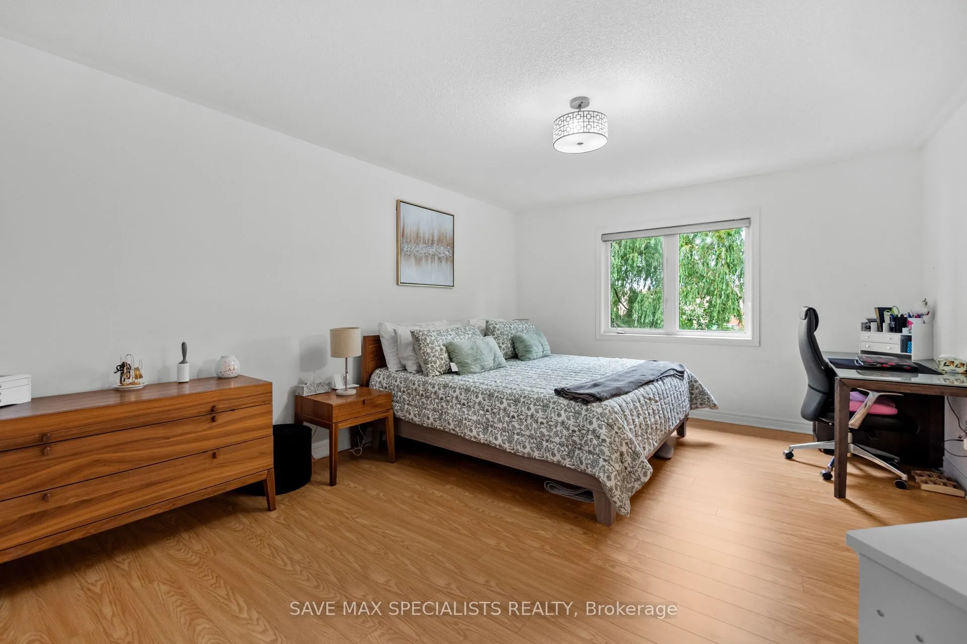 21 Isaac Devins Boulevard