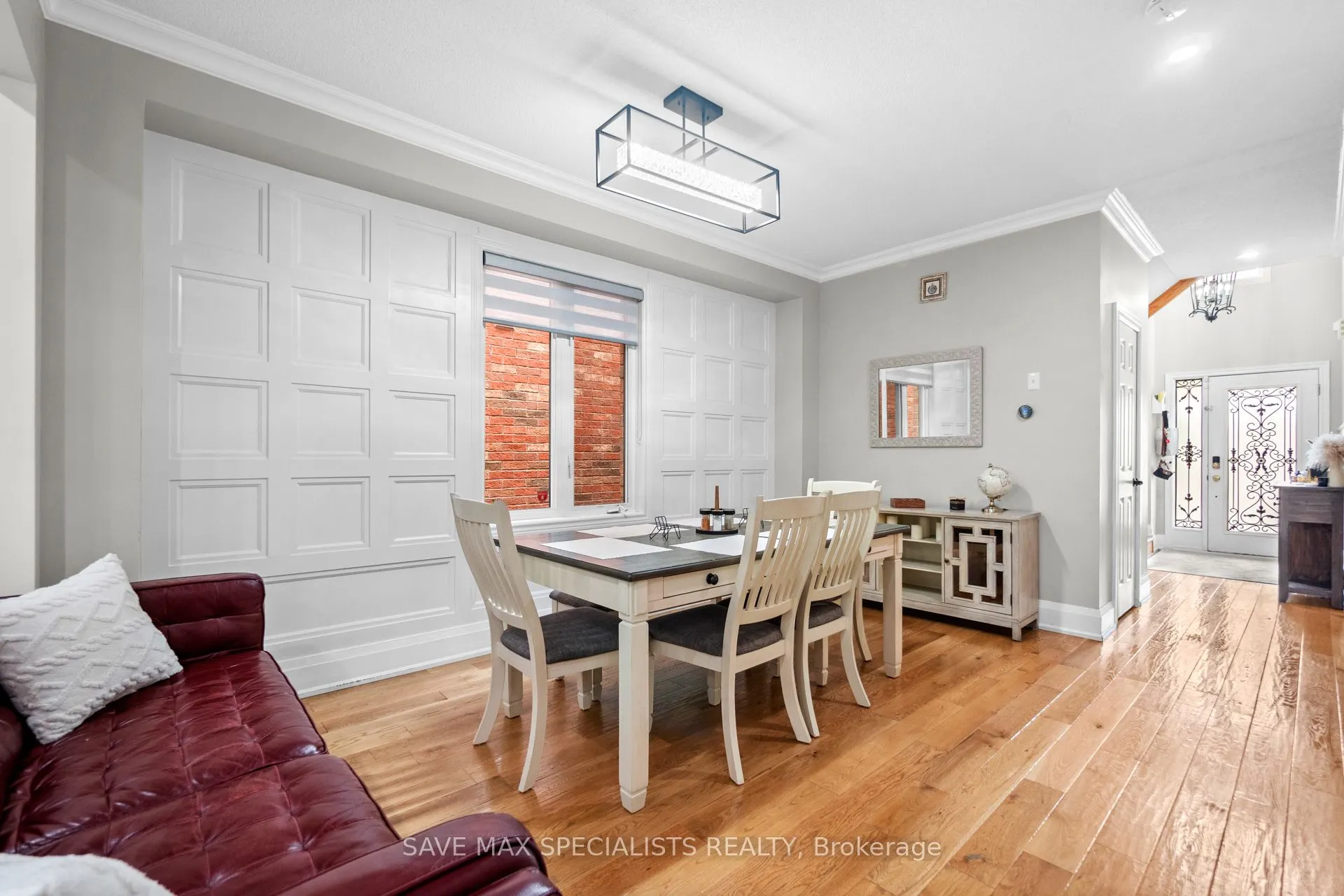 21 Isaac Devins Boulevard