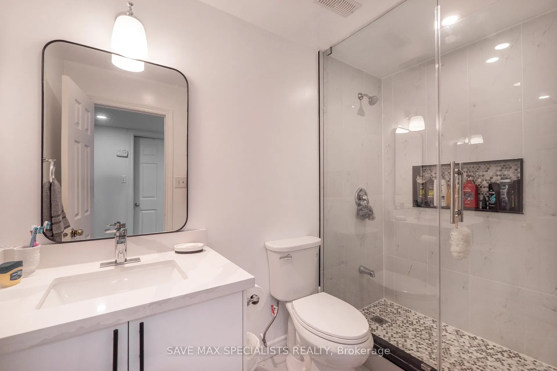 21 Isaac Devins Boulevard