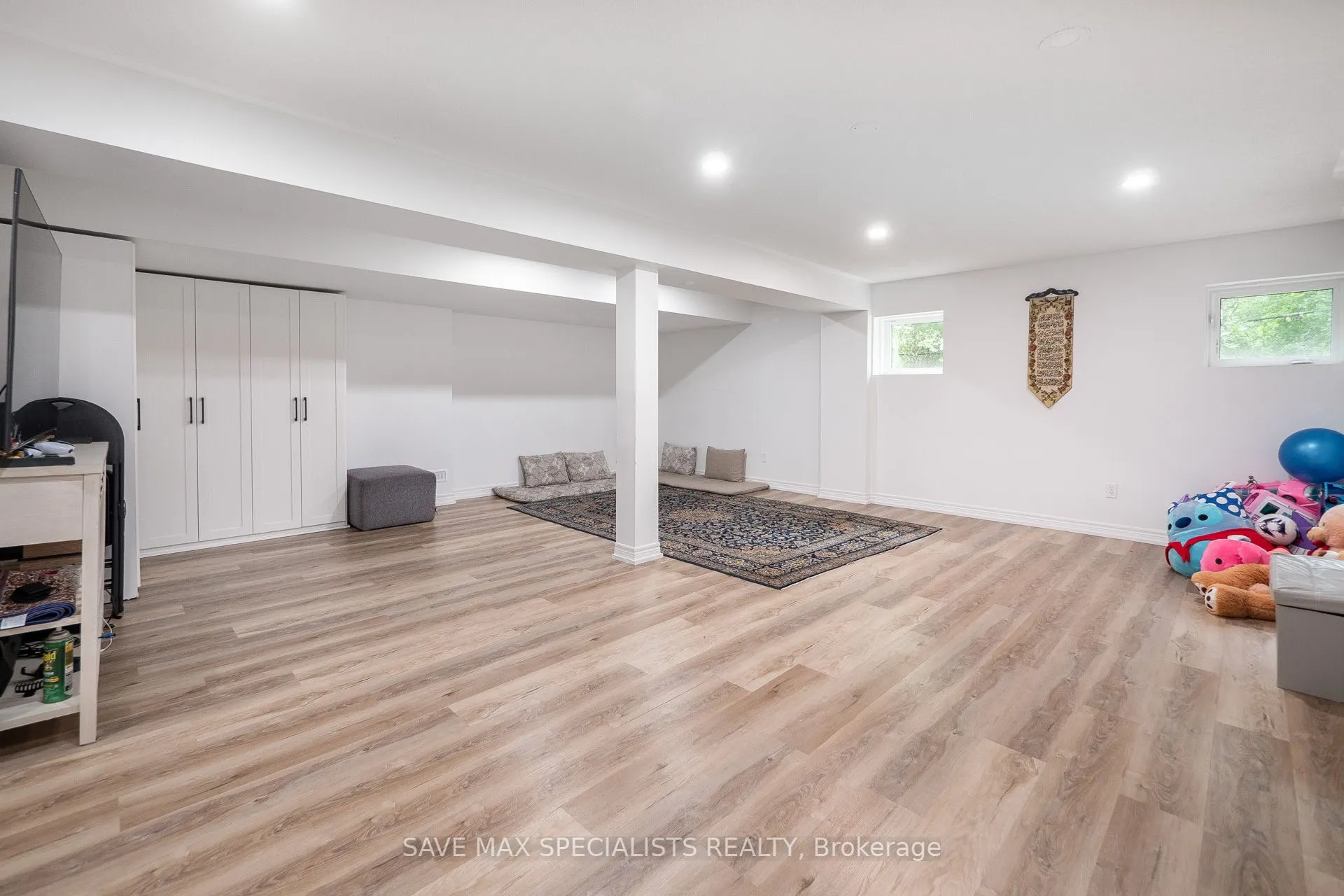 21 Isaac Devins Boulevard